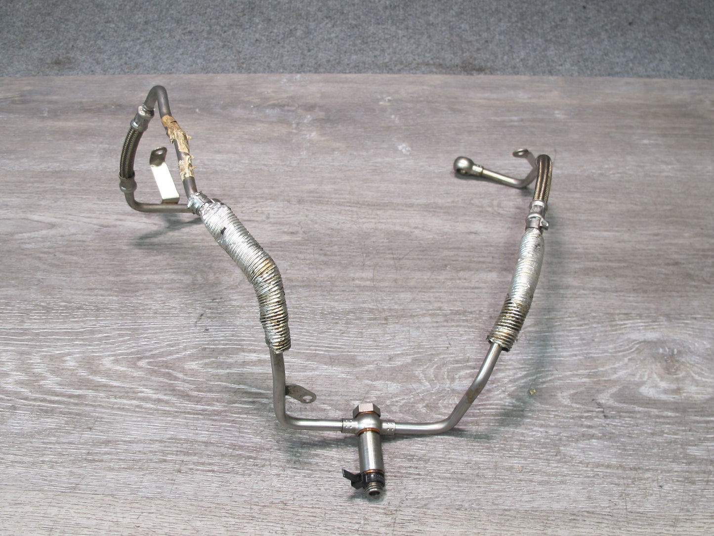 2012 BMW F01 F02 F07 F10 F13 F12 4.4L N63 Turbocharger Oil Feed Pipe Line OEM