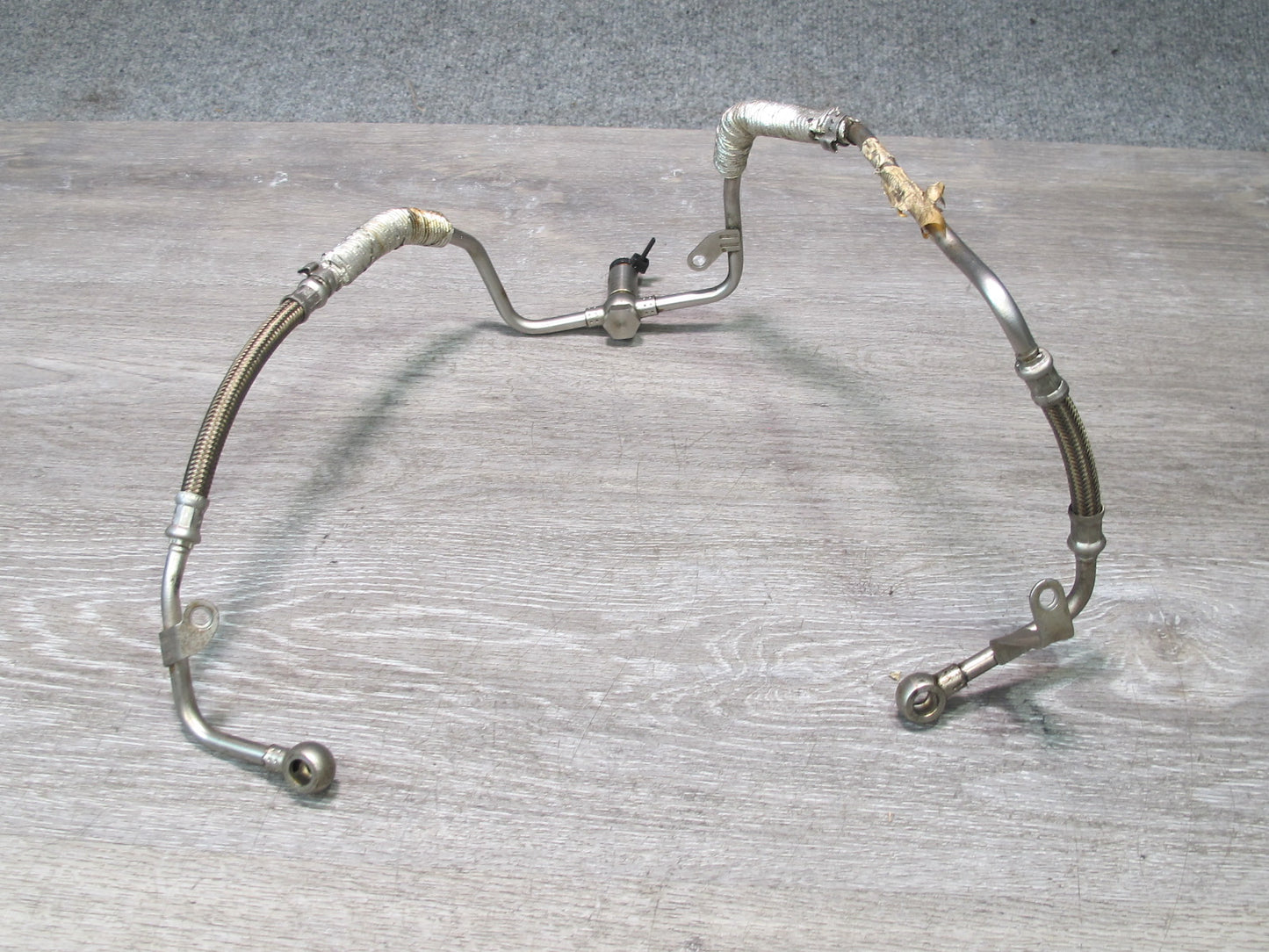 2012 BMW F01 F02 F07 F10 F13 F12 4.4L N63 Turbocharger Oil Feed Pipe Line OEM