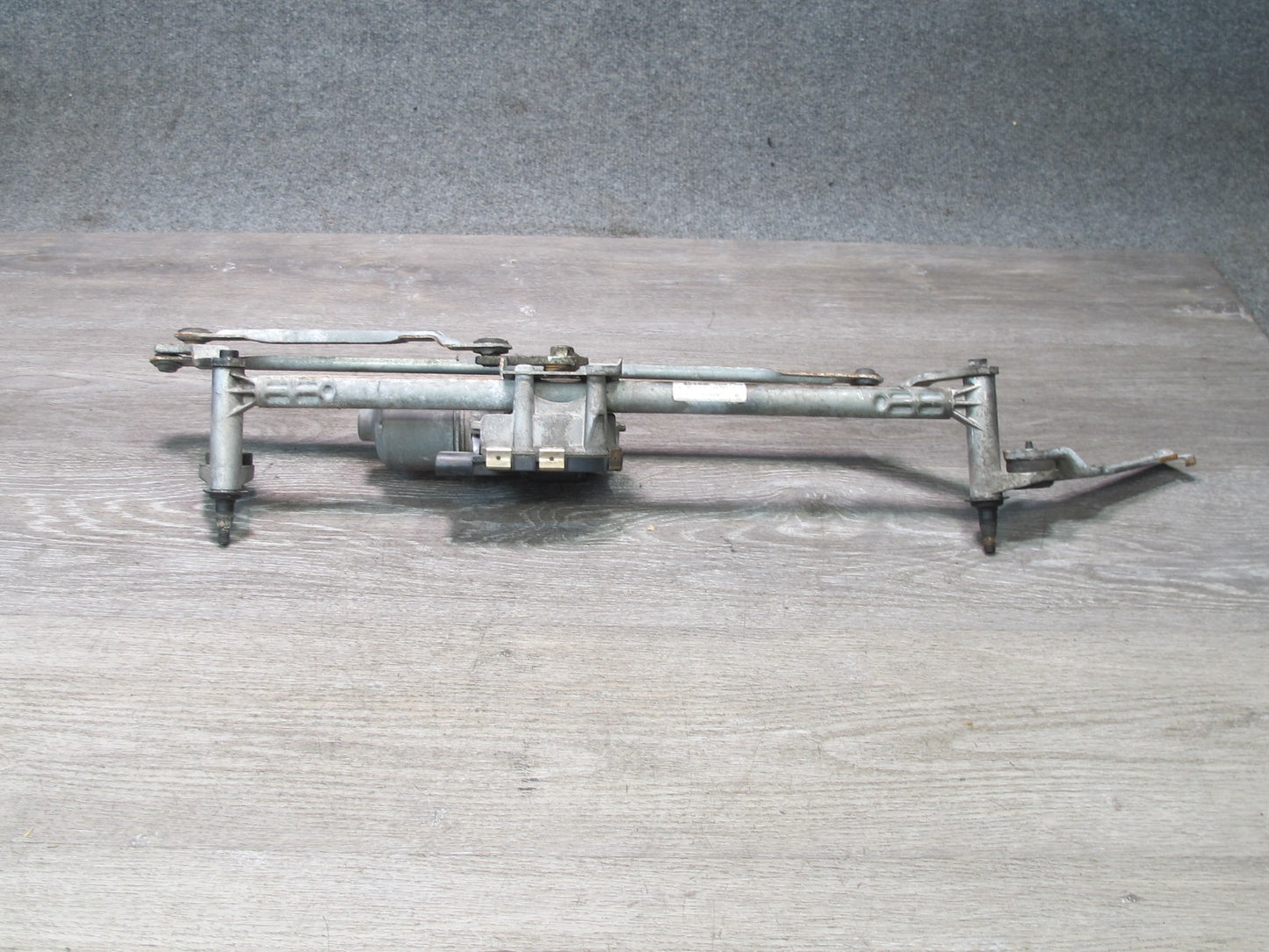 06-16 VW Golf R GTI R32 EOS Rabbit Jetta Windshield Wiper Transmission Motor OEM
