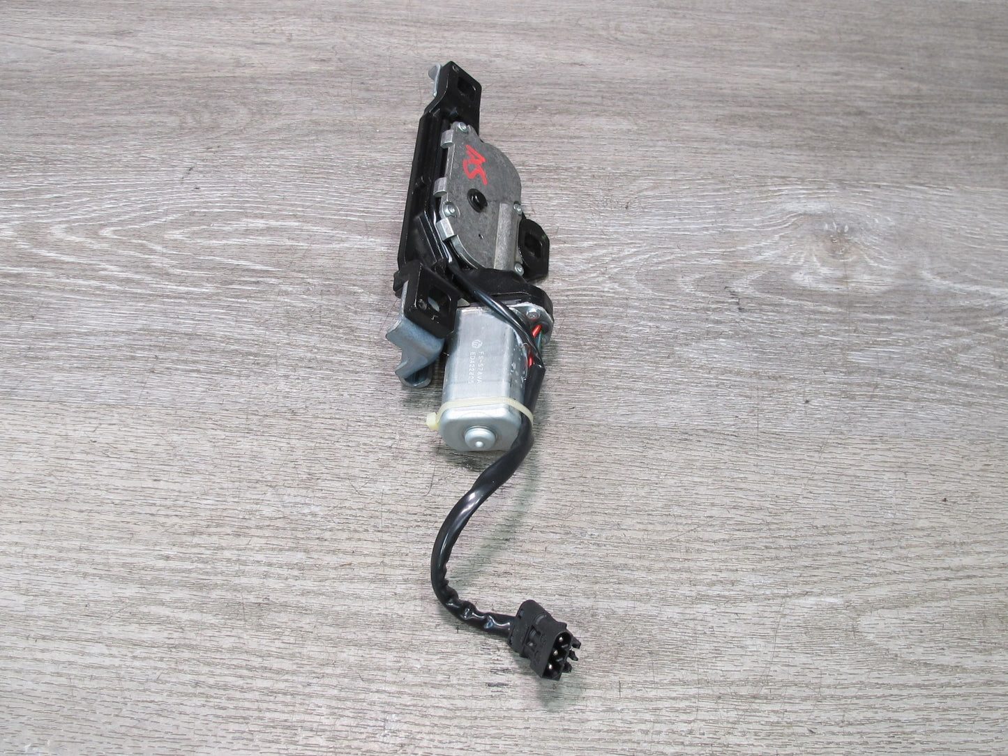 2008-2014 BMW E71 E72 X6 Rear Trunk Lid Power Lock Drive Motor Mechanism 7114613