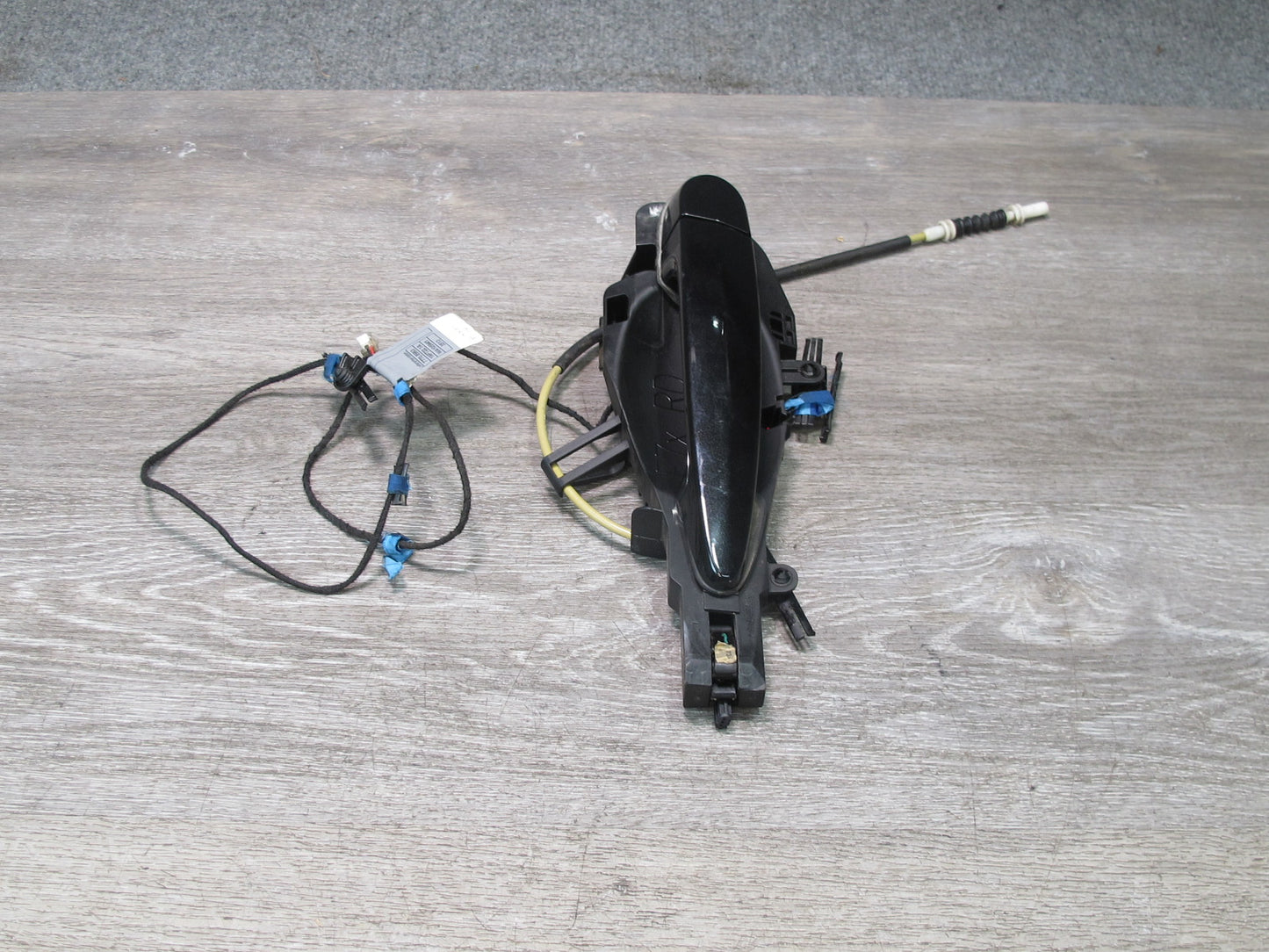 2008-2014 BMW E71 E72 X6 Rear Left Door Exterior Handle w Keyless Entry