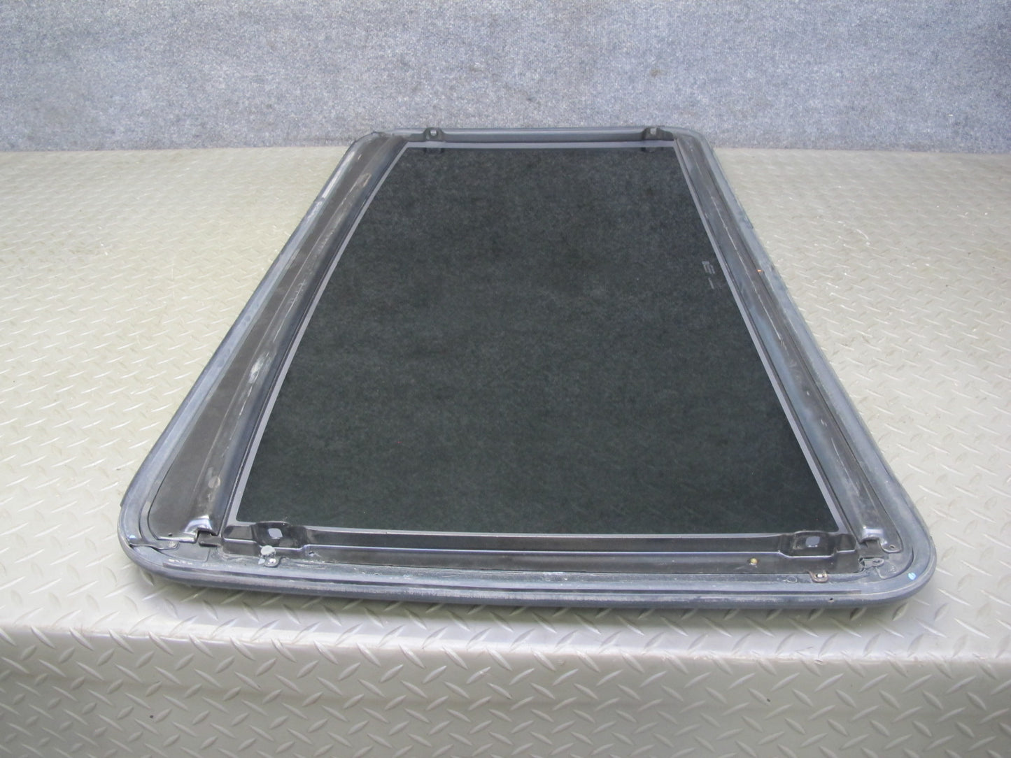 2003-2009 Hummer H2 Front Upper Sunroof Glass Window Panel
