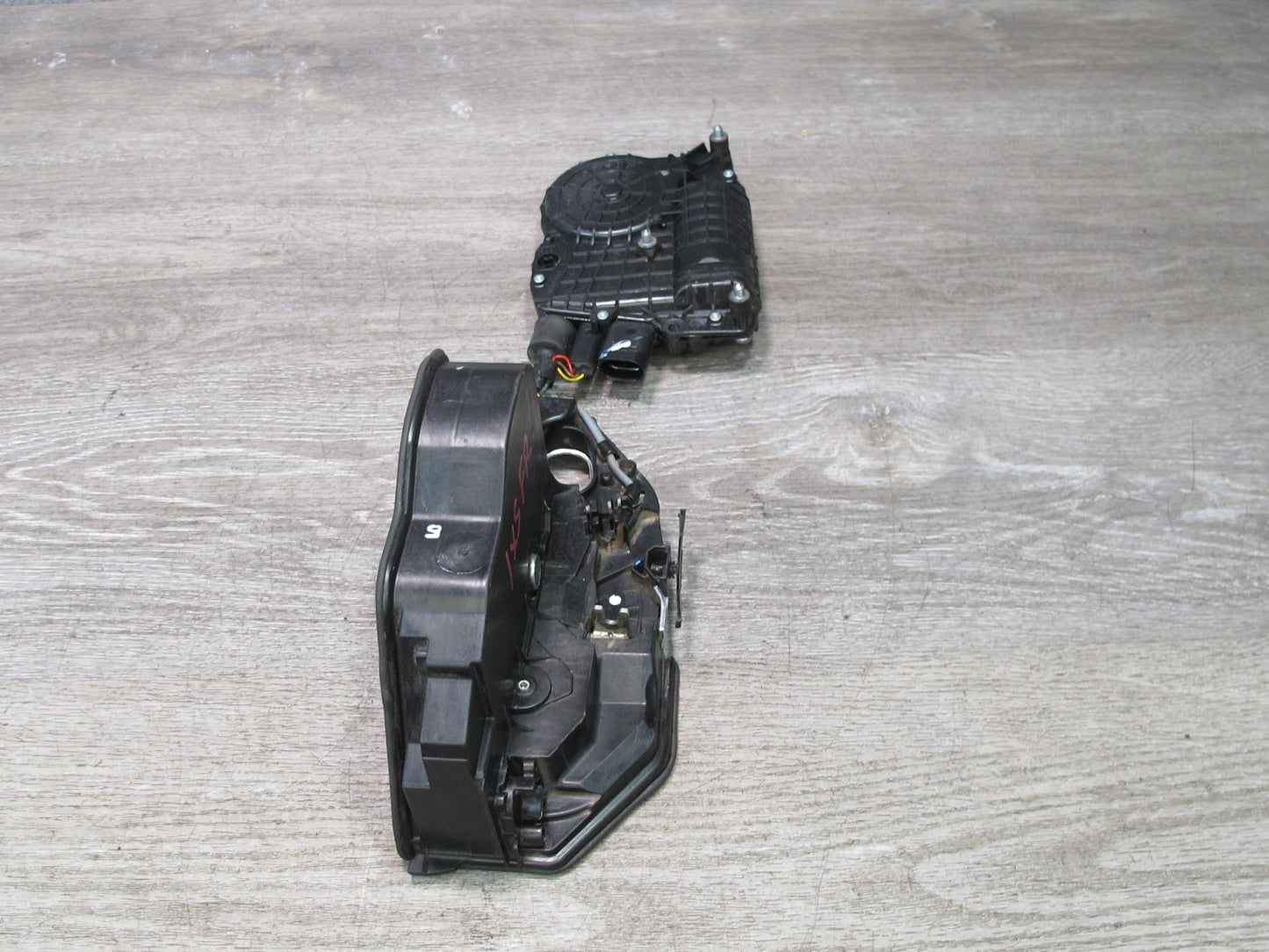 2010-2014 BMW E71 E72 X6 Front Right Door Lock Latch Actuator w Soft Close