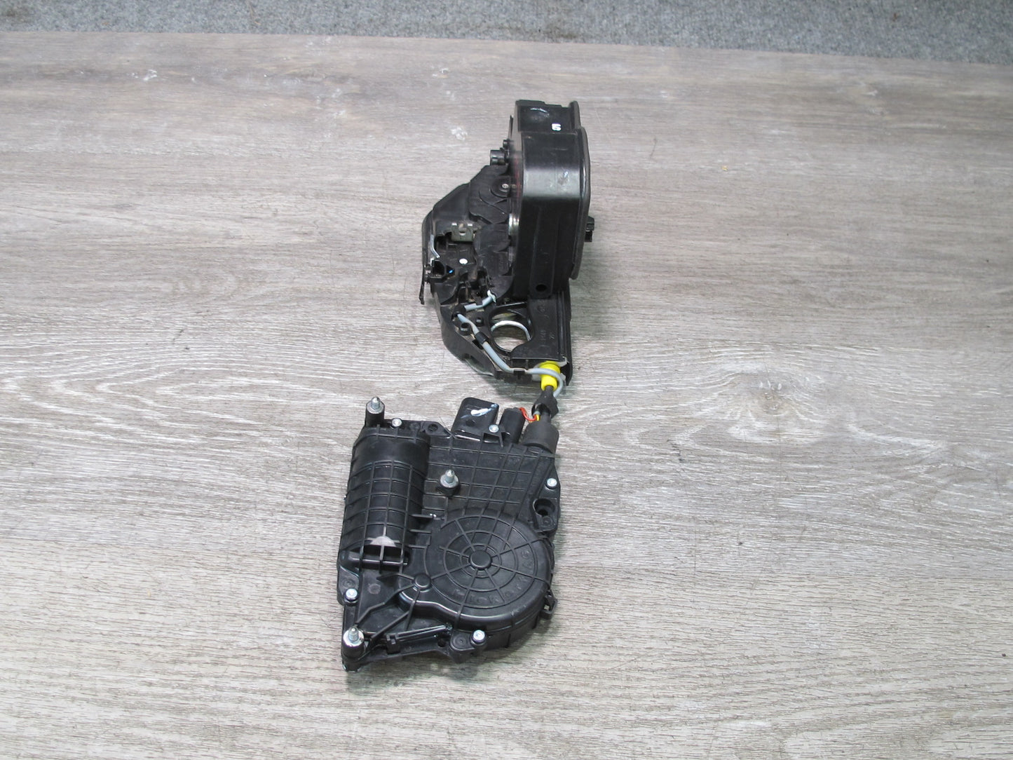 2010-2014 BMW E71 E72 X6 Front Right Door Lock Latch Actuator w Soft Close