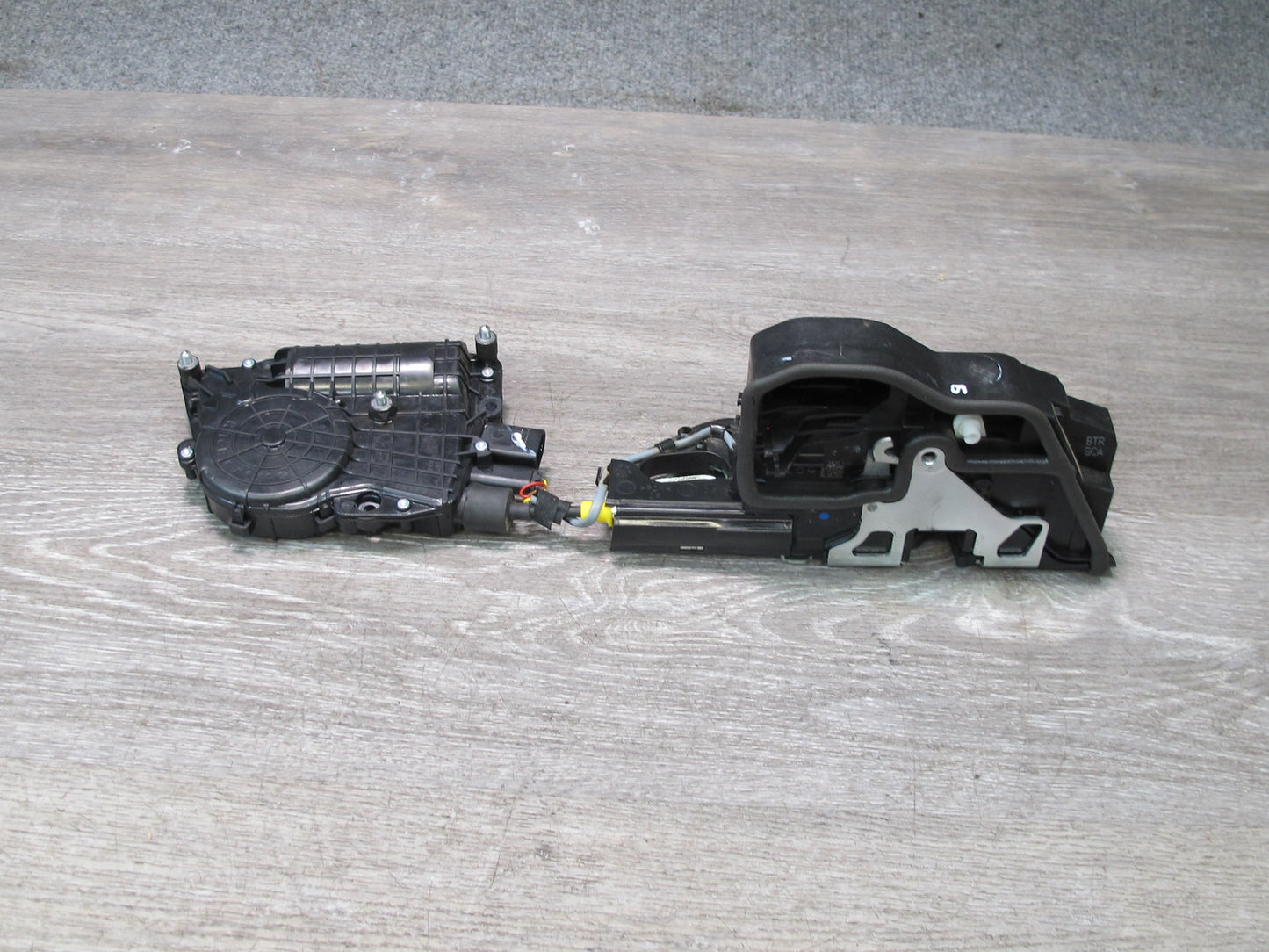 2010-2014 BMW E71 E72 X6 Front Right Door Lock Latch Actuator w Soft Close
