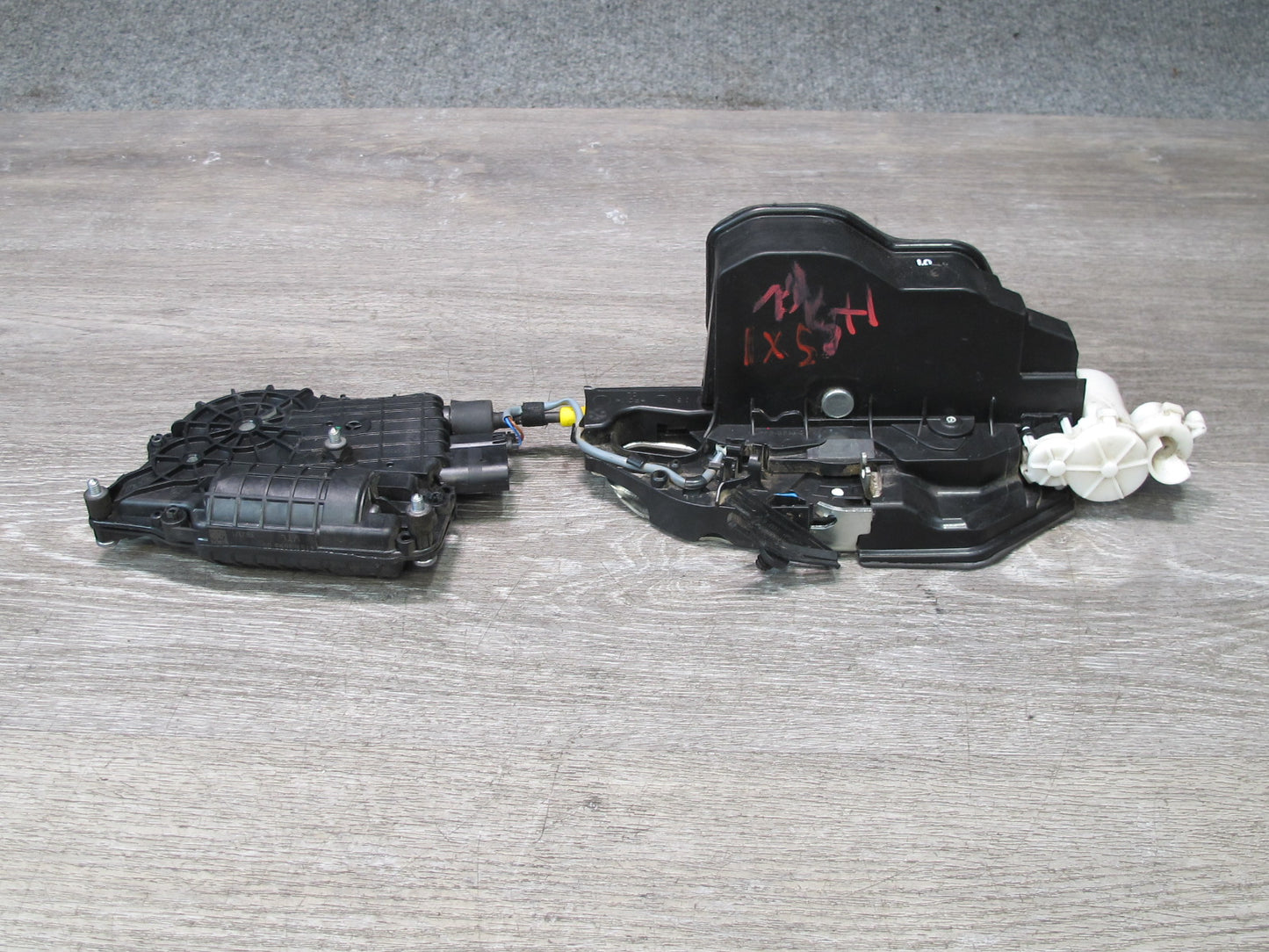 2010-2014 BMW E71 E72 X6 Front Left Door Lock Latch Actuator w Soft Close