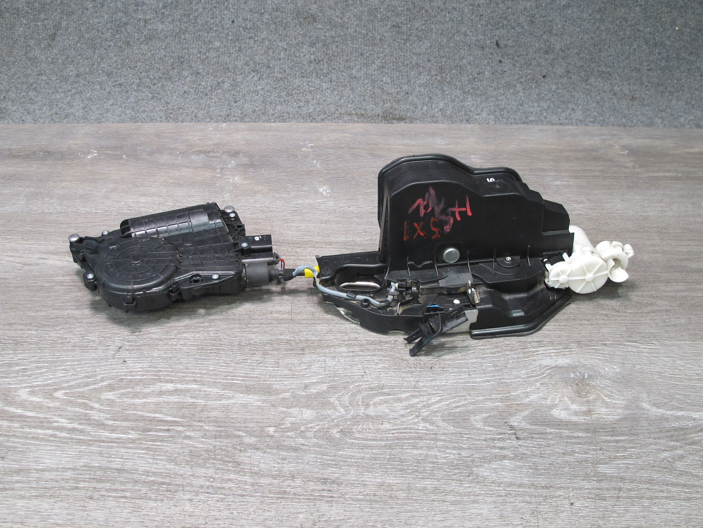 2010-2014 BMW E71 E72 X6 Front Left Door Lock Latch Actuator w Soft Close