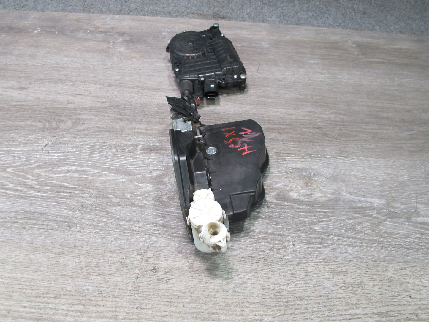 2010-2014 BMW E71 E72 X6 Front Left Door Lock Latch Actuator w Soft Close