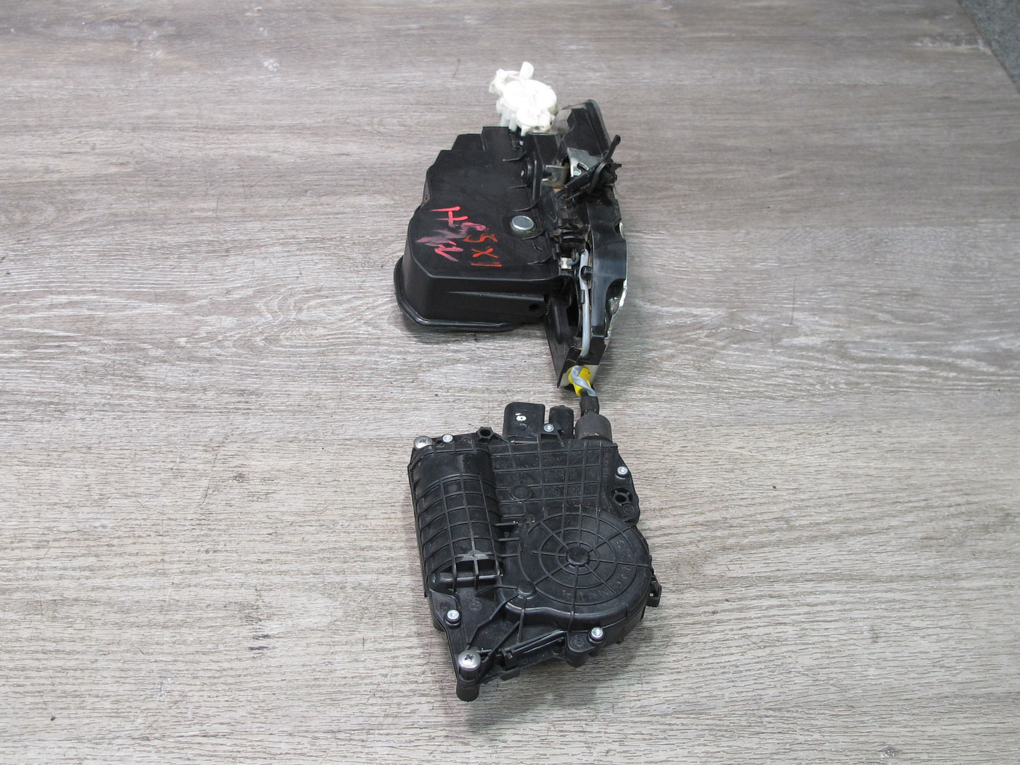 2010-2014 BMW E71 E72 X6 Front Left Door Lock Latch Actuator w Soft Close