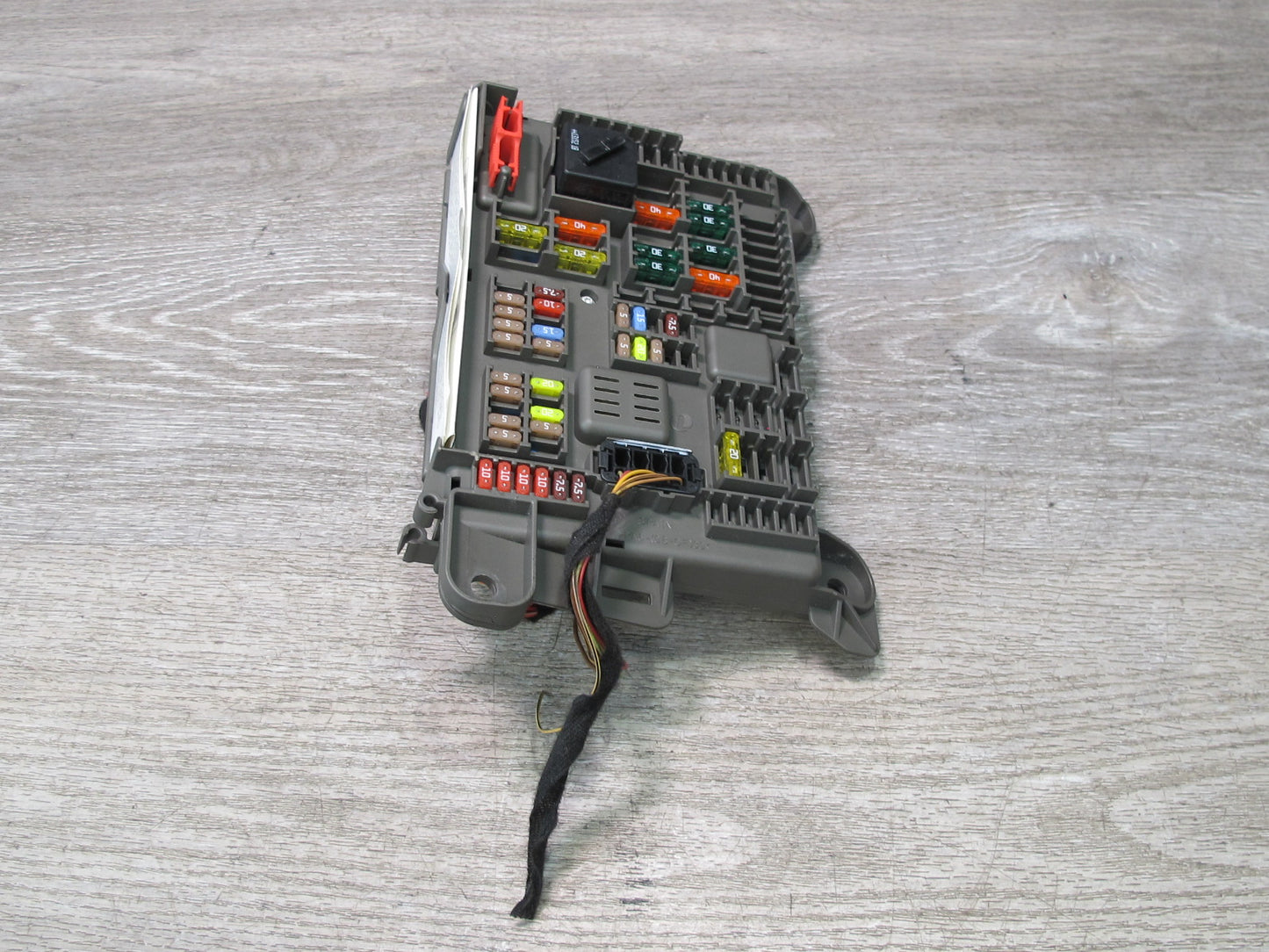 2008-2014 BMW E71 E72 X6 Rear Power Distribution Fuse Relay Box 6931687
