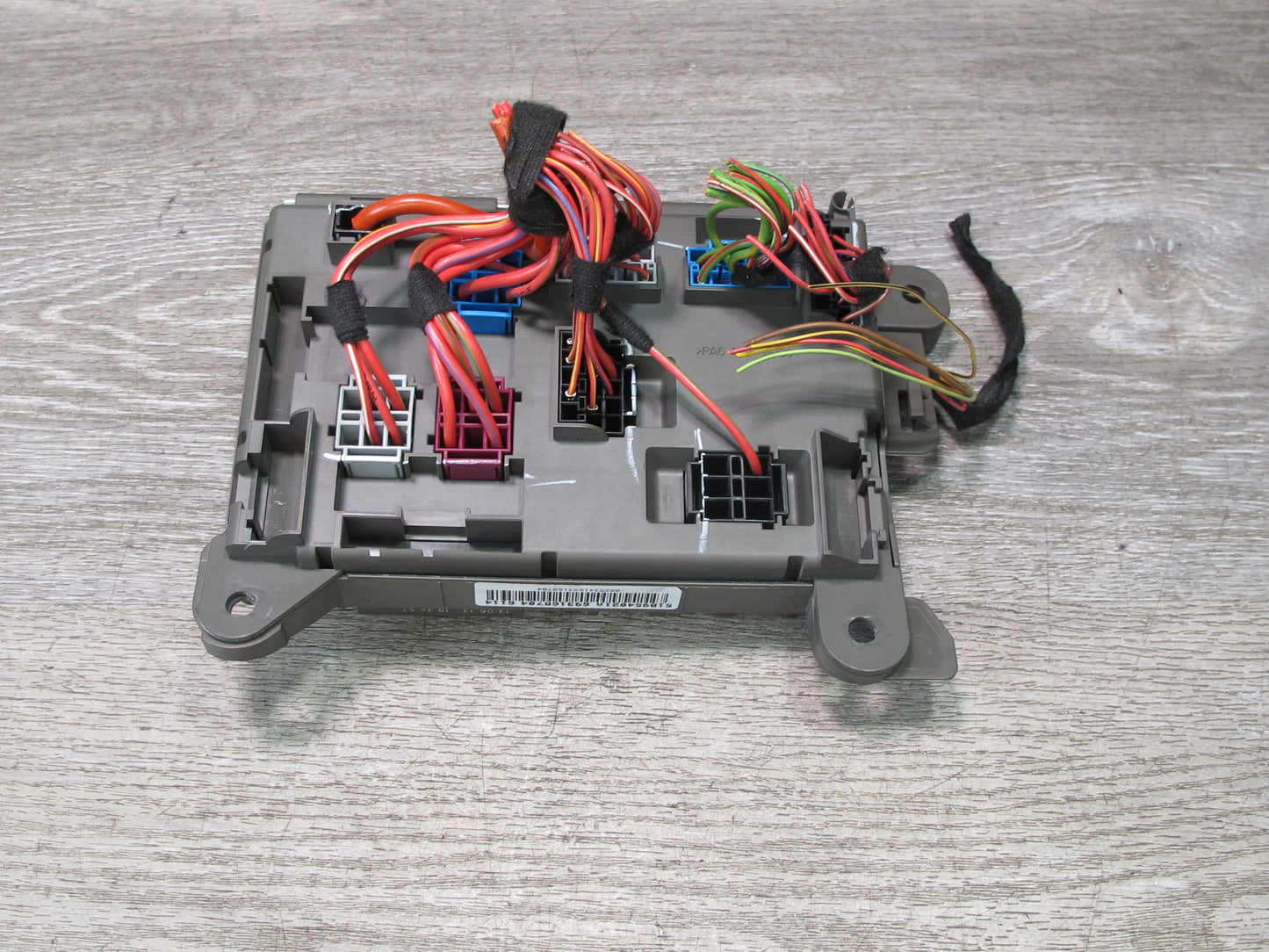 2008-2014 BMW E71 E72 X6 Rear Power Distribution Fuse Relay Box 6931687