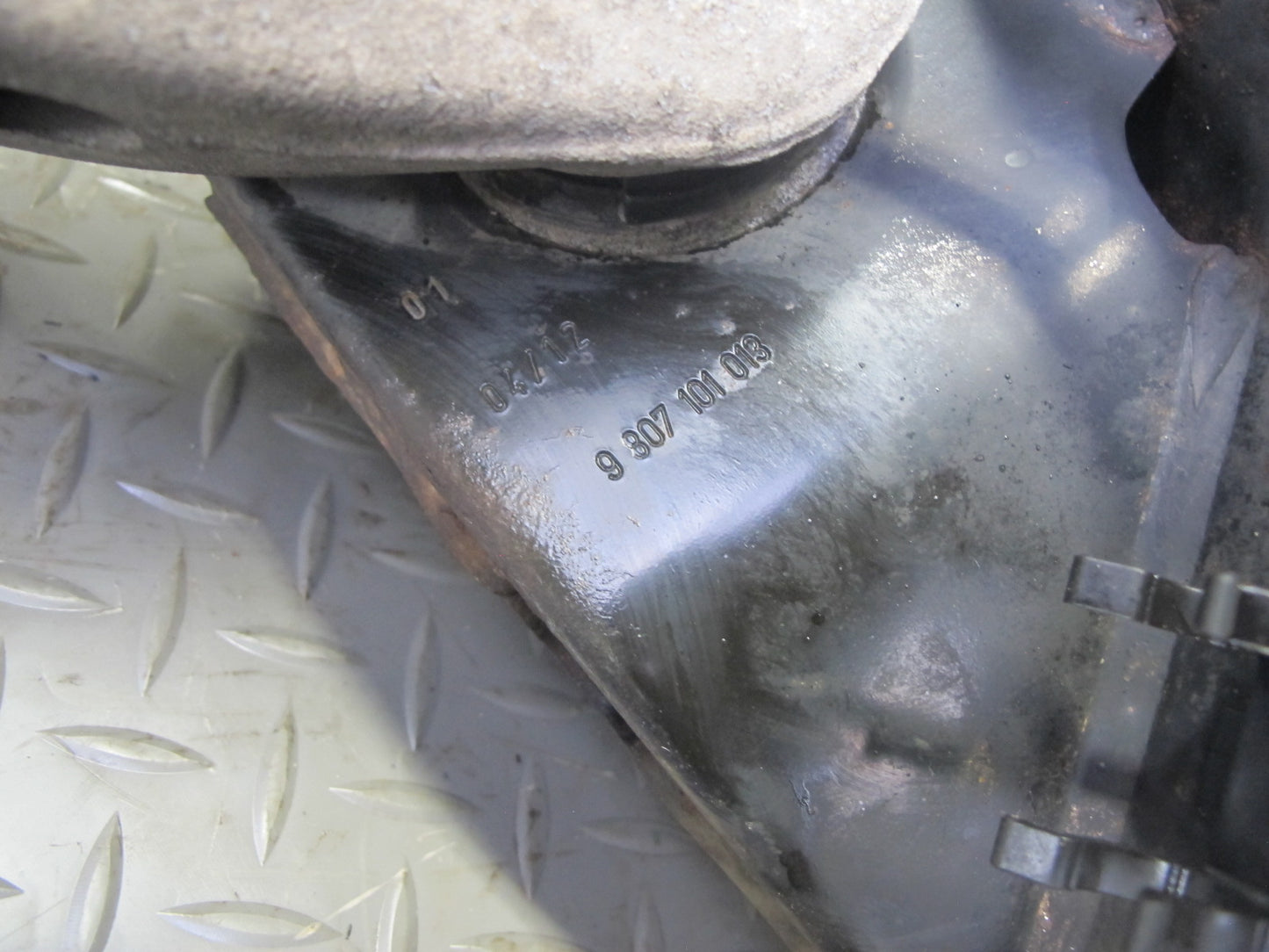 11-15 Mini Cooper R60 R61 AWD Rear Left Knuckle Wheel Hub Trailing Arm OEM