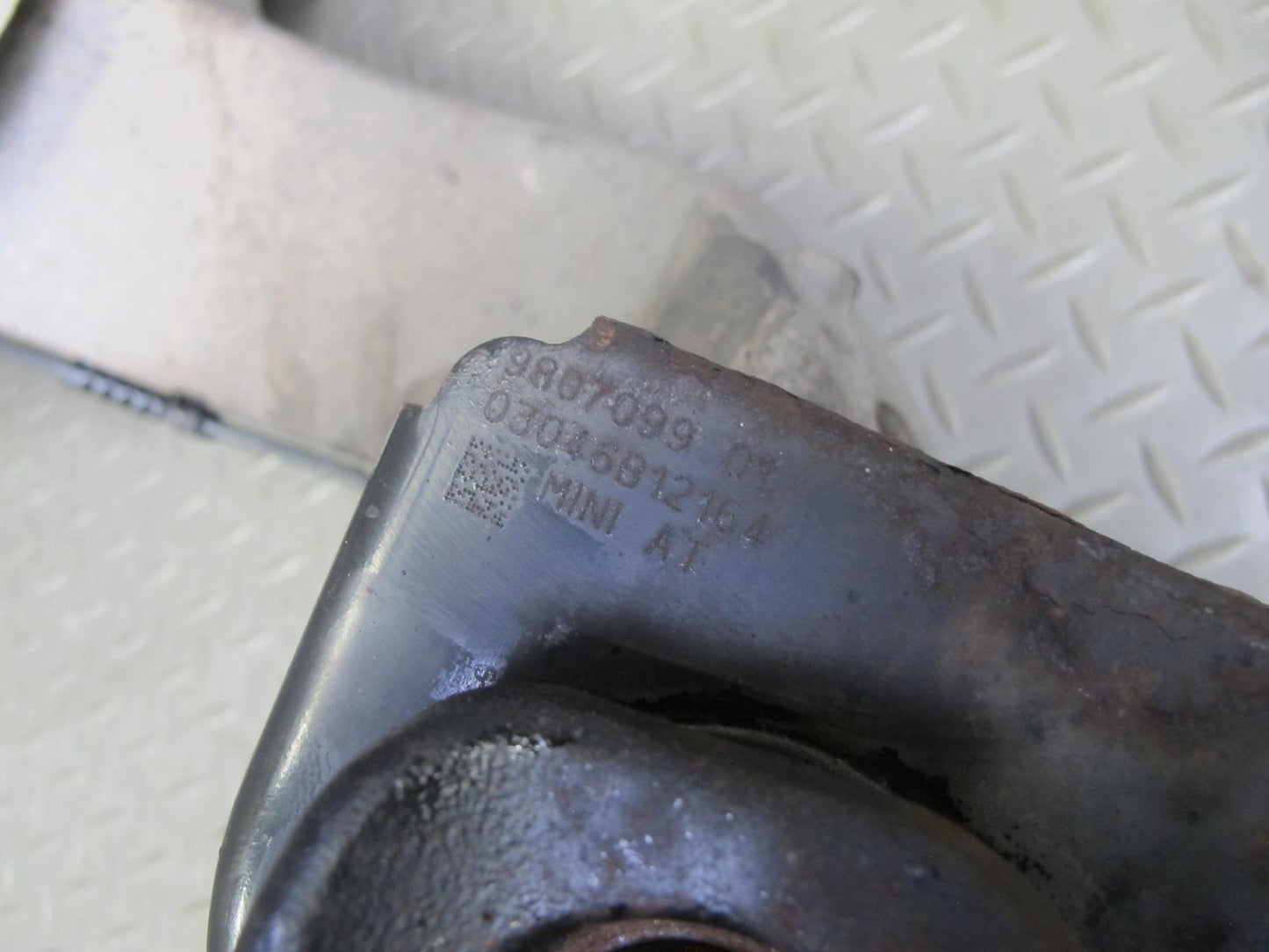 11-15 Mini Cooper R60 R61 AWD Rear Left Knuckle Wheel Hub Trailing Arm OEM