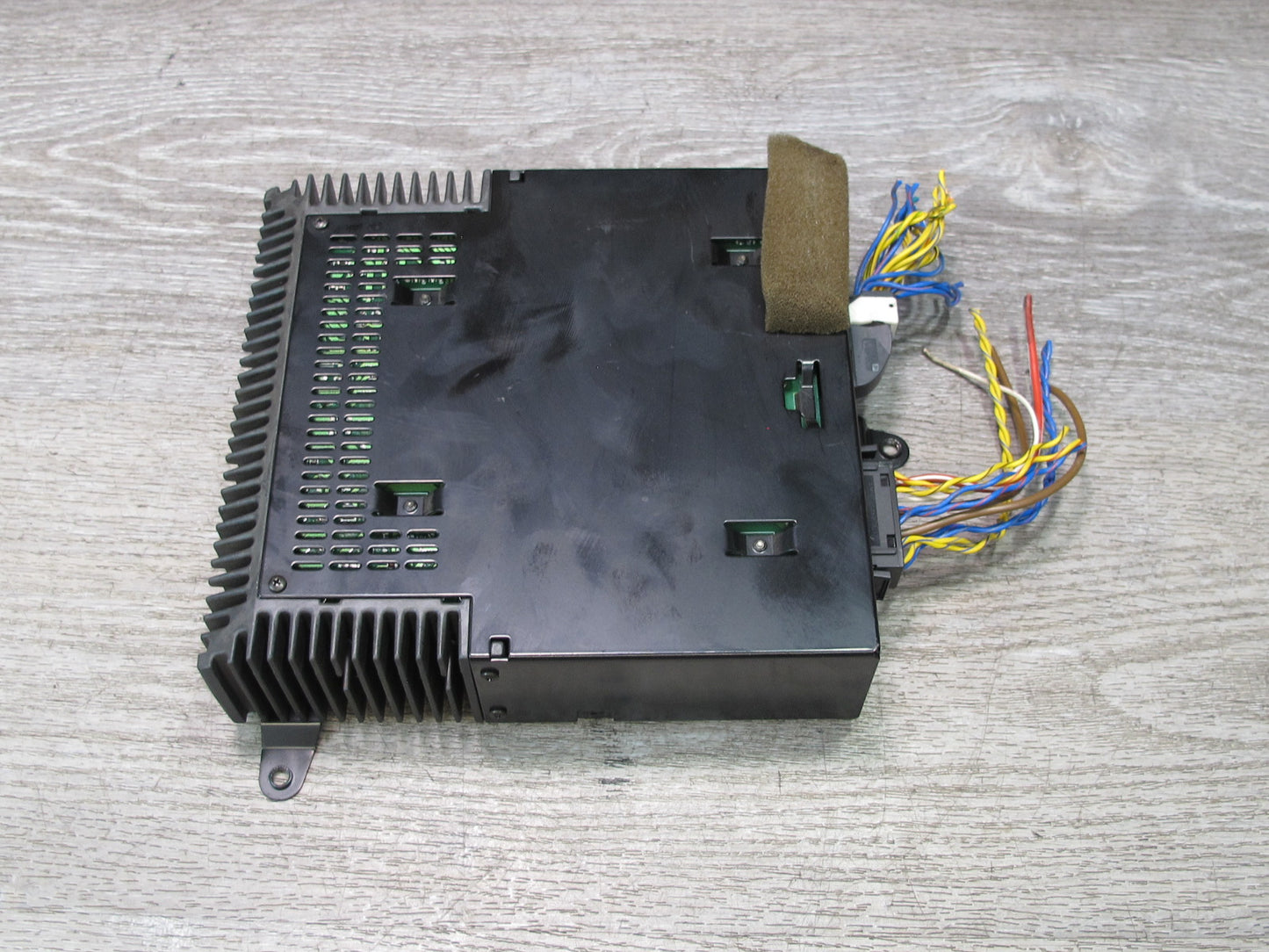 94-95 BMW E34 5-SERIES Sedan Radio Hi Fi AMP Amplifier 8375007 OEM