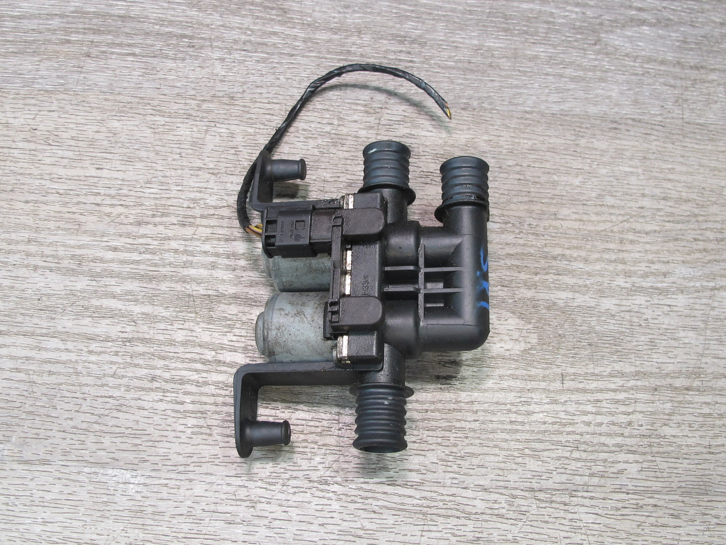 2008-2014 BMW E71 E72 X6 Heater Water Control Valve 6910544