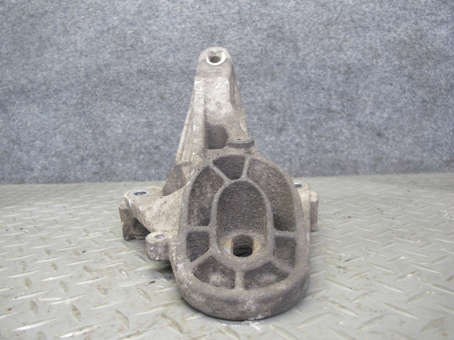 11-13 Mini Cooper S R55 R56 R57 R58 R59 R60 R61 Transmission Mount Bracket OEM