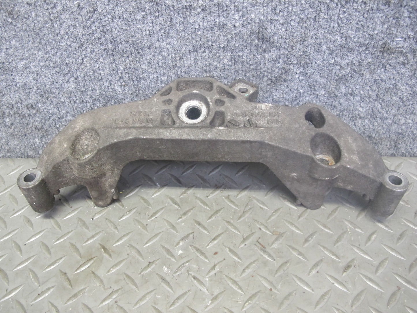 11-15 Mini Cooper S R56 R57 R61 R60 Engine Right Motor Mount 6772032 OEM
