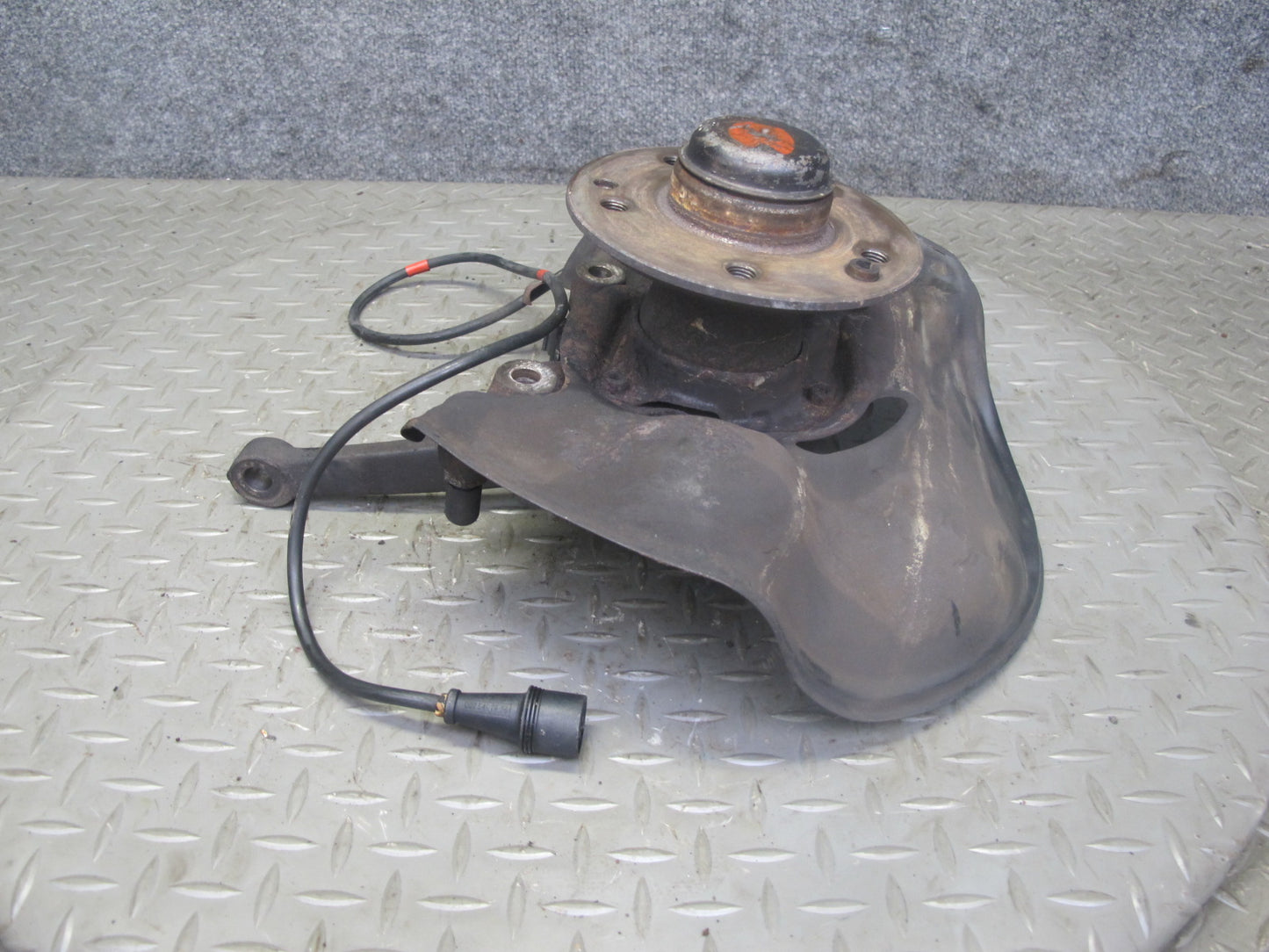 86-89 Mercedes R107 560SL Front Left Spindle Knuckle Wheel Hub Bearing OEM