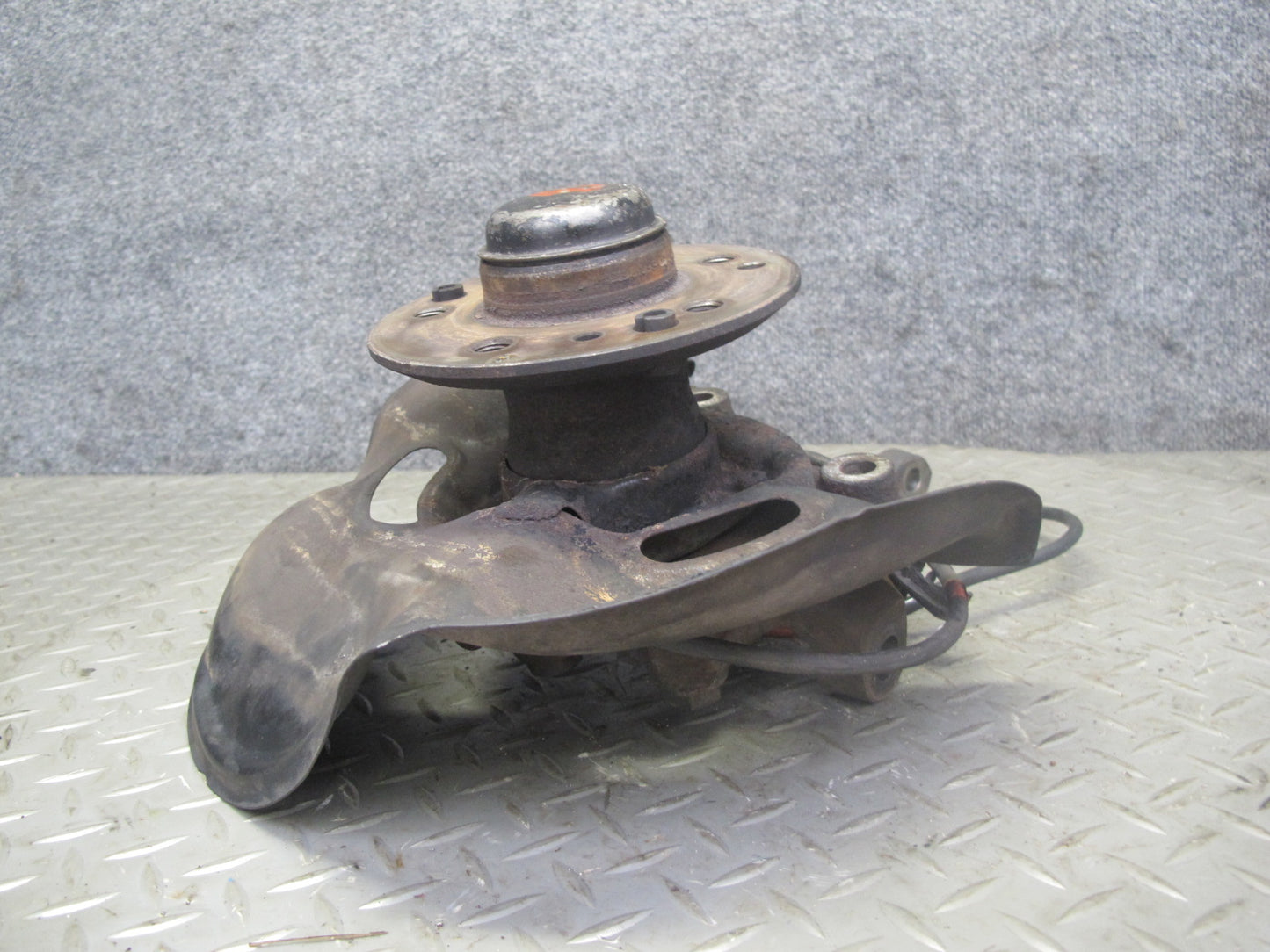86-89 Mercedes R107 560SL Front Left Spindle Knuckle Wheel Hub Bearing OEM