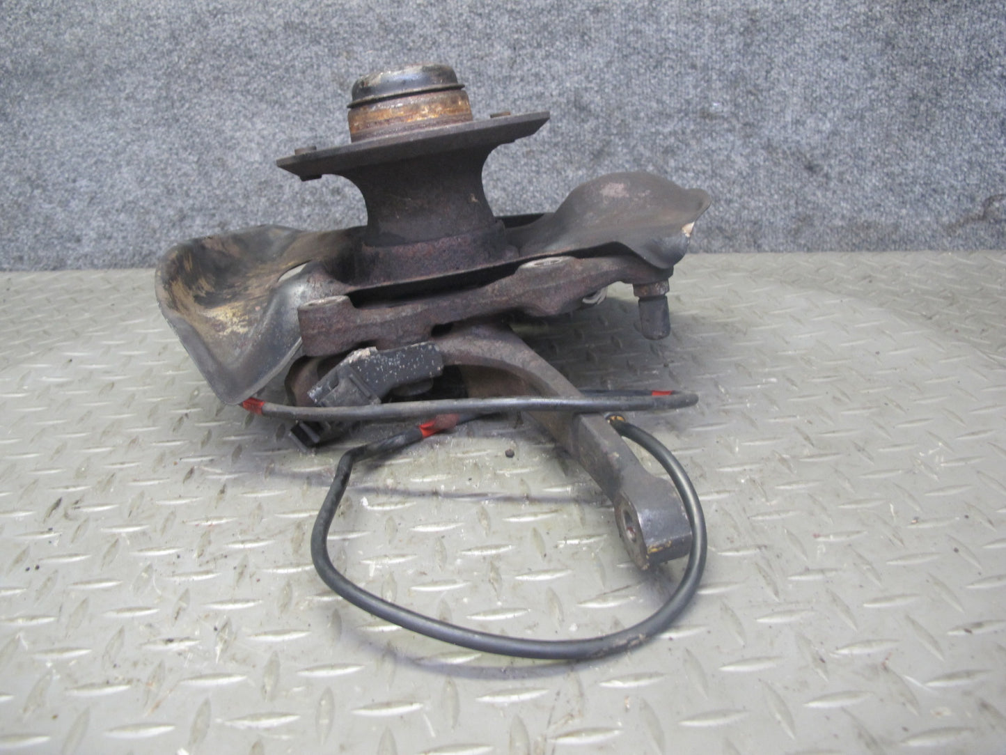86-89 Mercedes R107 560SL Front Left Spindle Knuckle Wheel Hub Bearing OEM