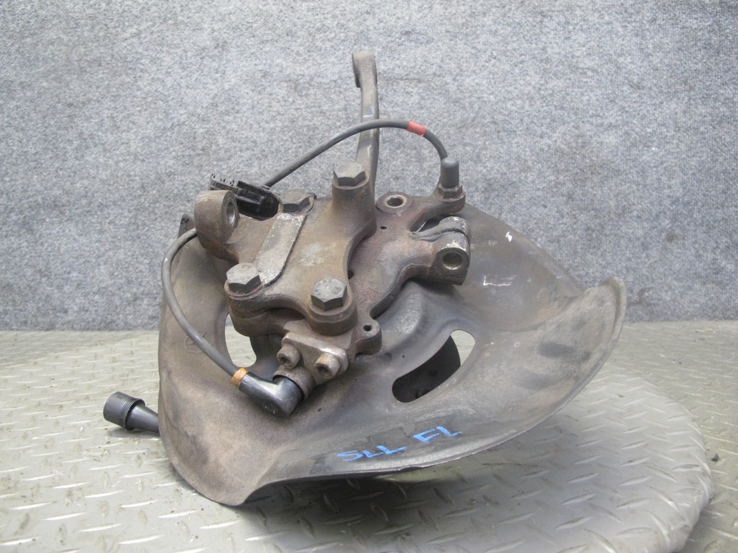 86-89 Mercedes R107 560SL Front Left Spindle Knuckle Wheel Hub Bearing OEM