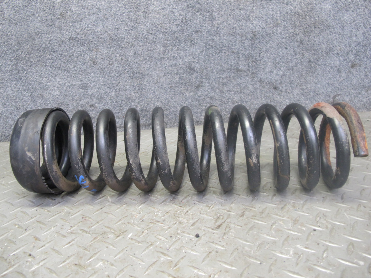86-89 Mercedes R107 560SL Set of 2 Front Left & Right Coil Spring OEM