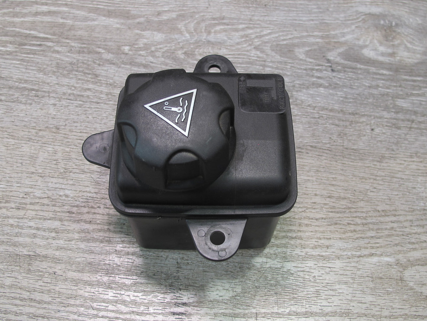 2010-2014 BMW E70 E71 X5M X6M Intercooler Coolant Reservoir Expansion Tank