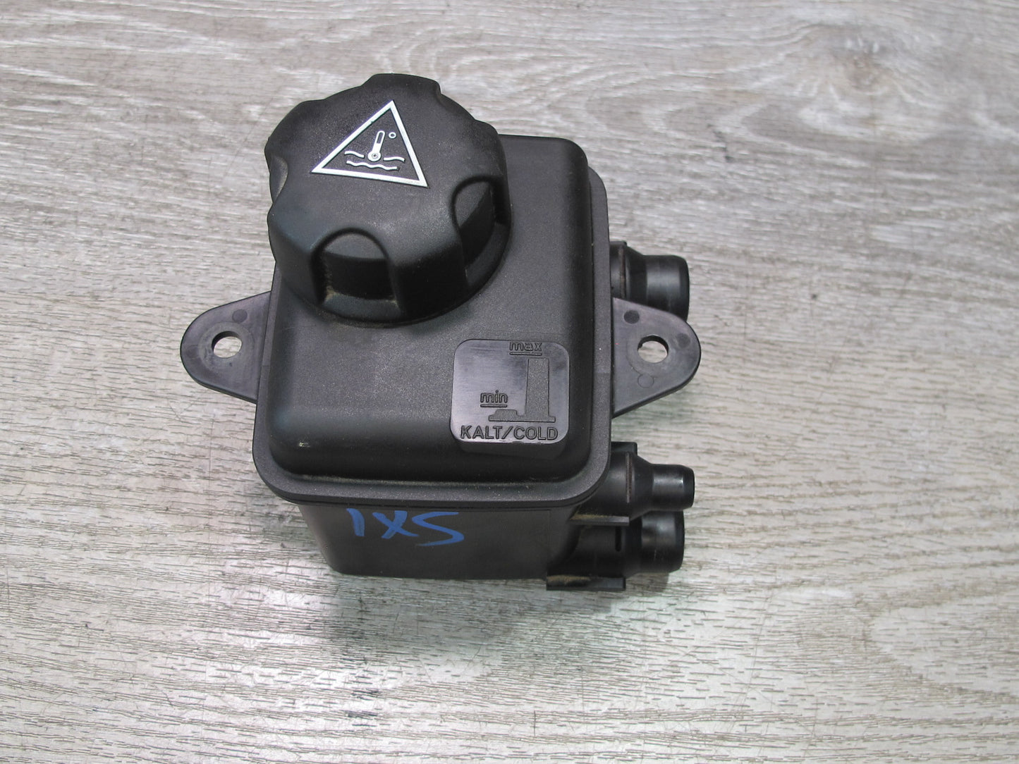 2010-2014 BMW E70 E71 X5M X6M Intercooler Coolant Reservoir Expansion Tank