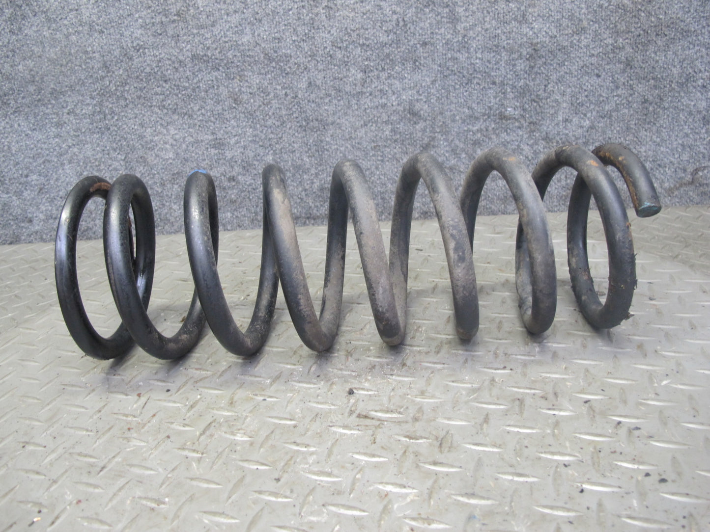 86-89 Mercedes R107 560SL Set of 2 Rear Left & Right Coil Spring OEM