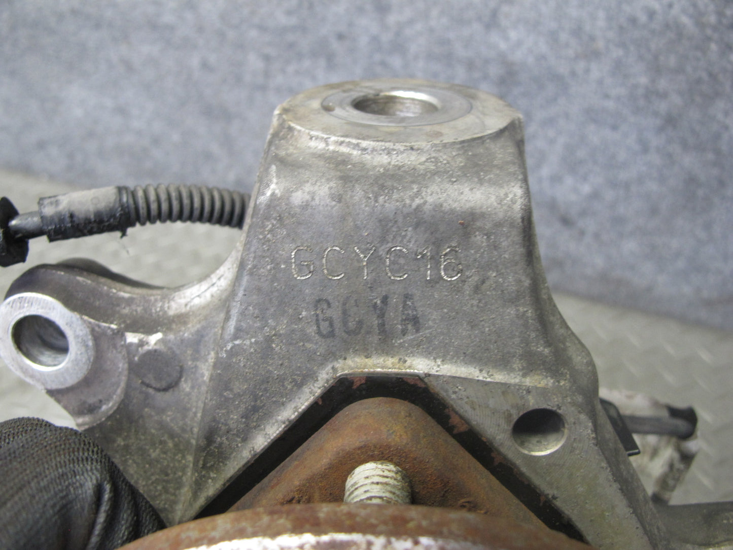 05-08 Chevrolet Corvette C6 Front Left Spindle Knuckle Wheel Hub Bearing 83K OEM