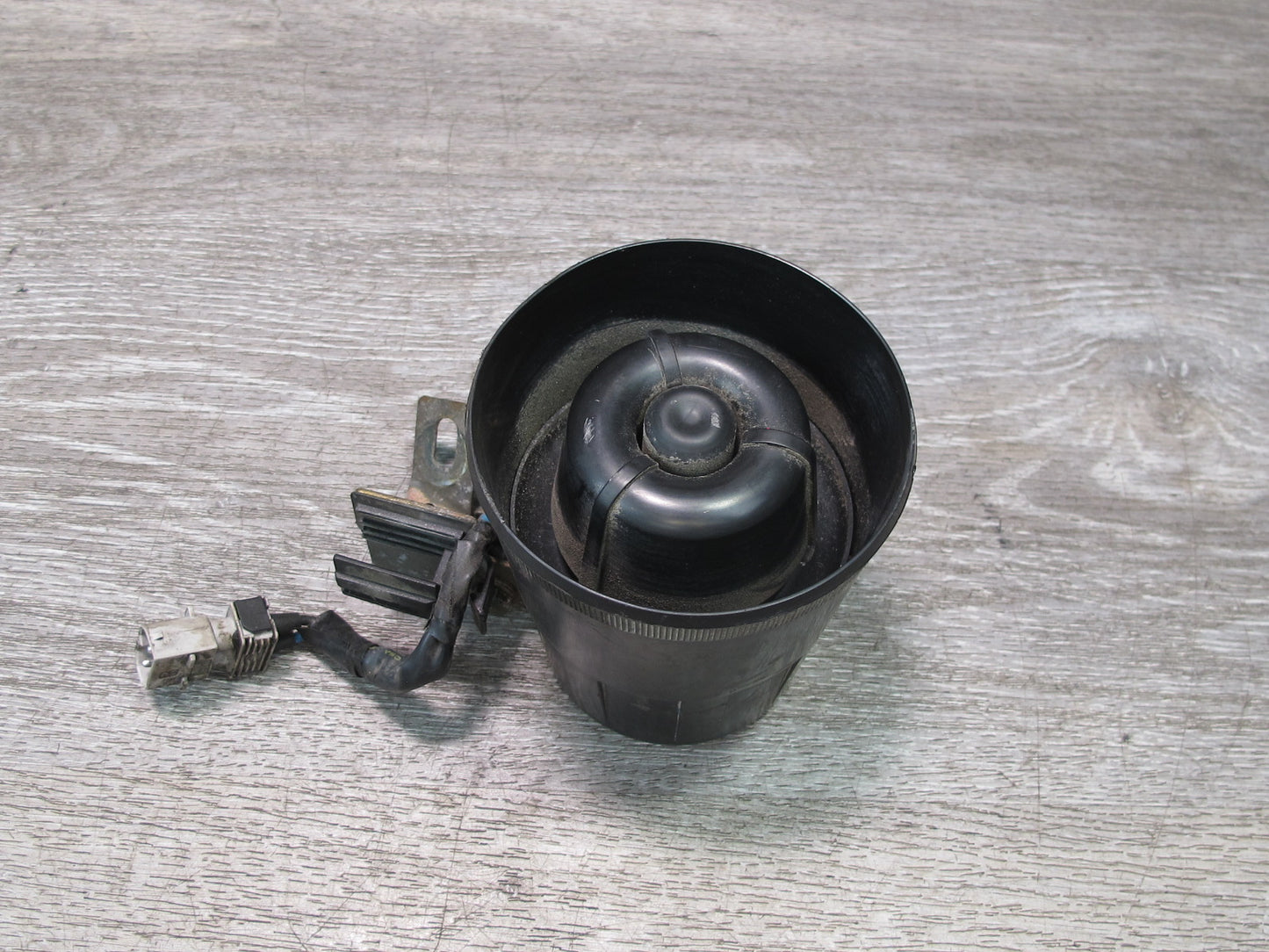94-95 E34 530i 540i Sedan Security System Alarm Horn Signal Siren 8367270 OEM