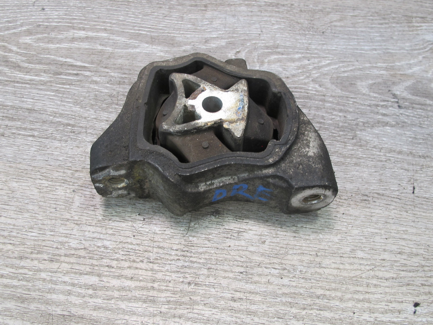 2012-2015 Range Rover Evoque L538 2.0L Engine Motor Mount Support