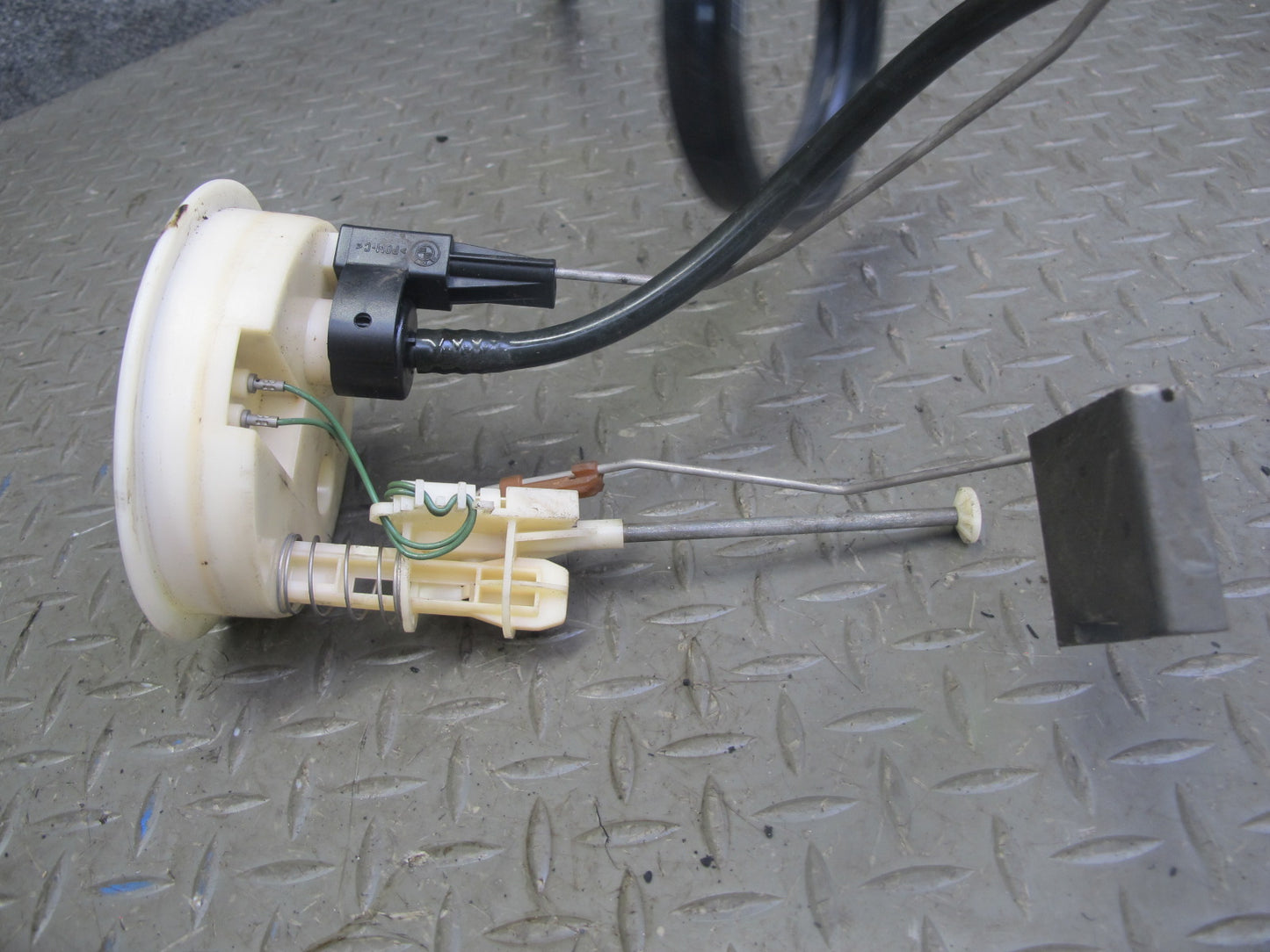 96-99 BMW E36 328i M52 Fuel Pump Level Sensor Sending Unit Set OEM