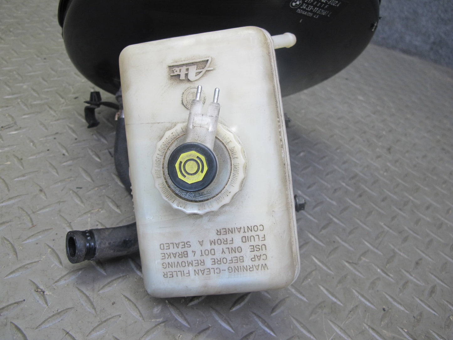97-99 BMW E36 3-SERIES Brake Master Cylinder Booster Fluid Reservoir OEM