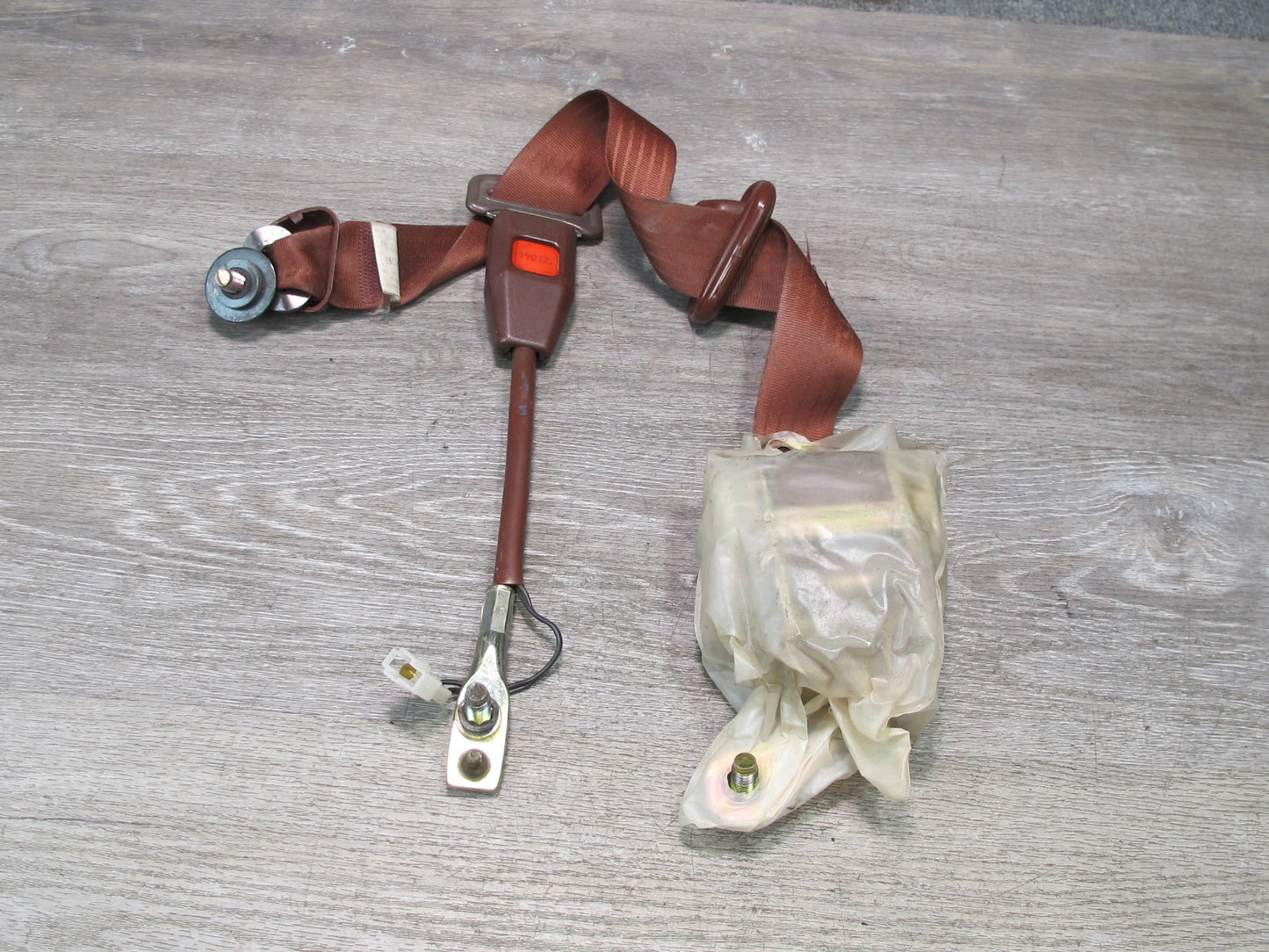 86-88 MAZDA RX7 FRONT RIGHT & LEFT SIDE SEATBELT RETRACTOR W/ BUCKLE SET OEM