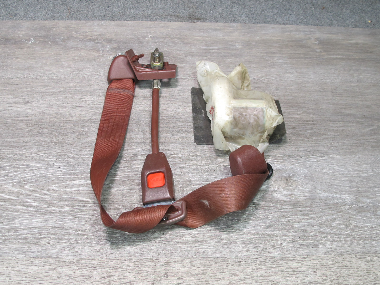 86-88 MAZDA RX7 FRONT RIGHT & LEFT SIDE SEATBELT RETRACTOR W/ BUCKLE SET OEM