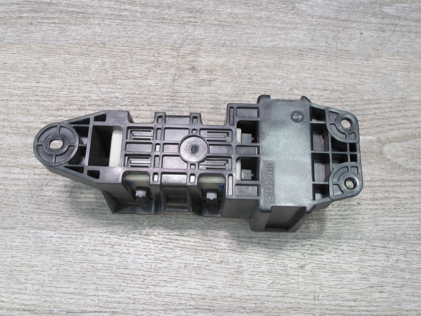 2012-2013 Range Rover Evoque L538 Auxiliary Battery Control Module Assembly