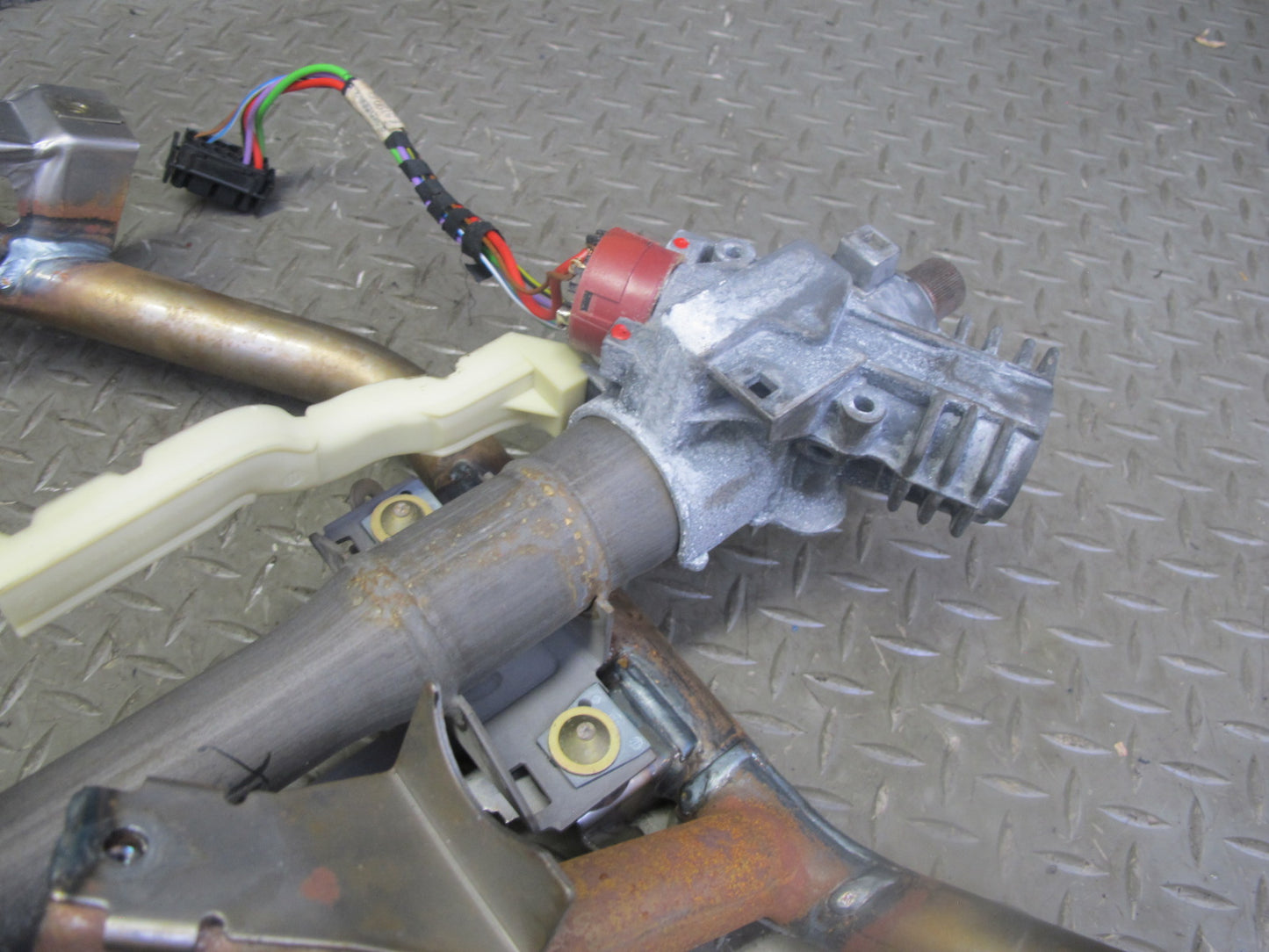 98-99 BMW E36 3-SERIES Coupe Convertible Steering Column w Bracket OEM