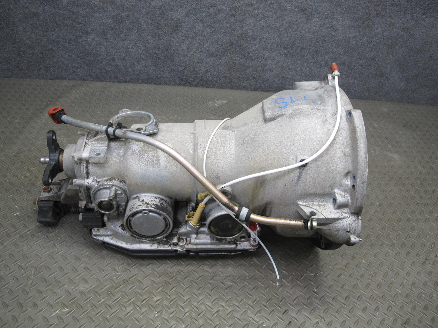 86-89 Mercedes R107 560SL M117 722.313 4-SPEED A/T Automatic Transmission 119K