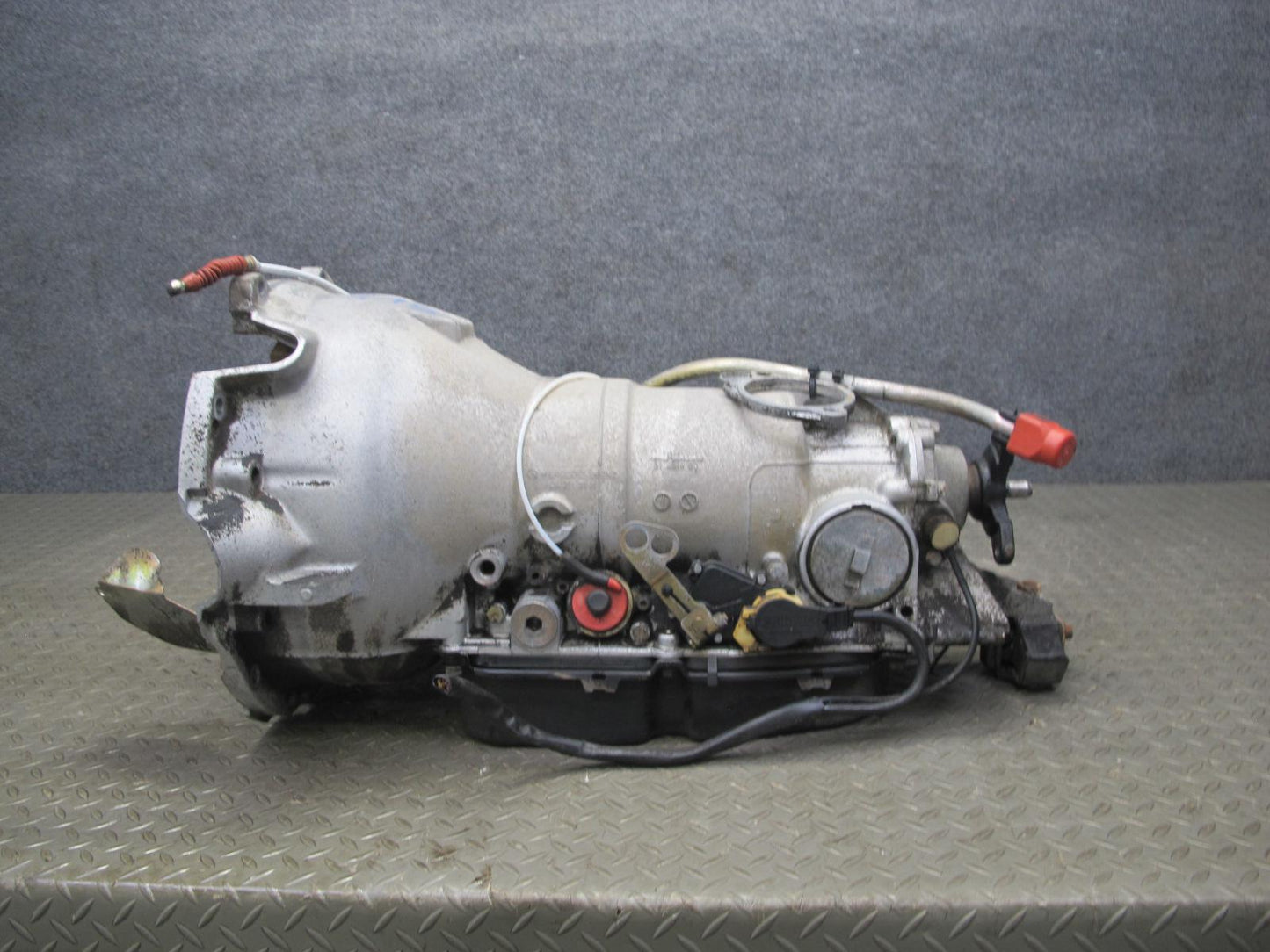 86-89 Mercedes R107 560SL M117 722.313 4-SPEED A/T Automatic Transmission 119K