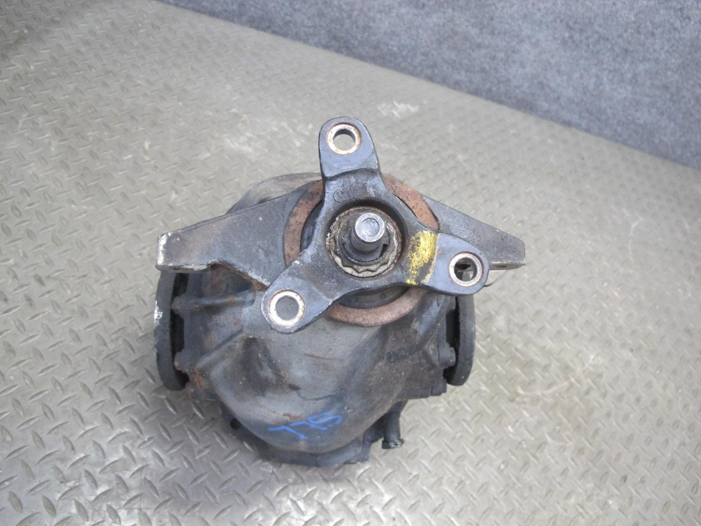 86-89 Mercedes R107 560SL A/T Rear Differential Carrier 2.47 Ratio 119K Mile OEM