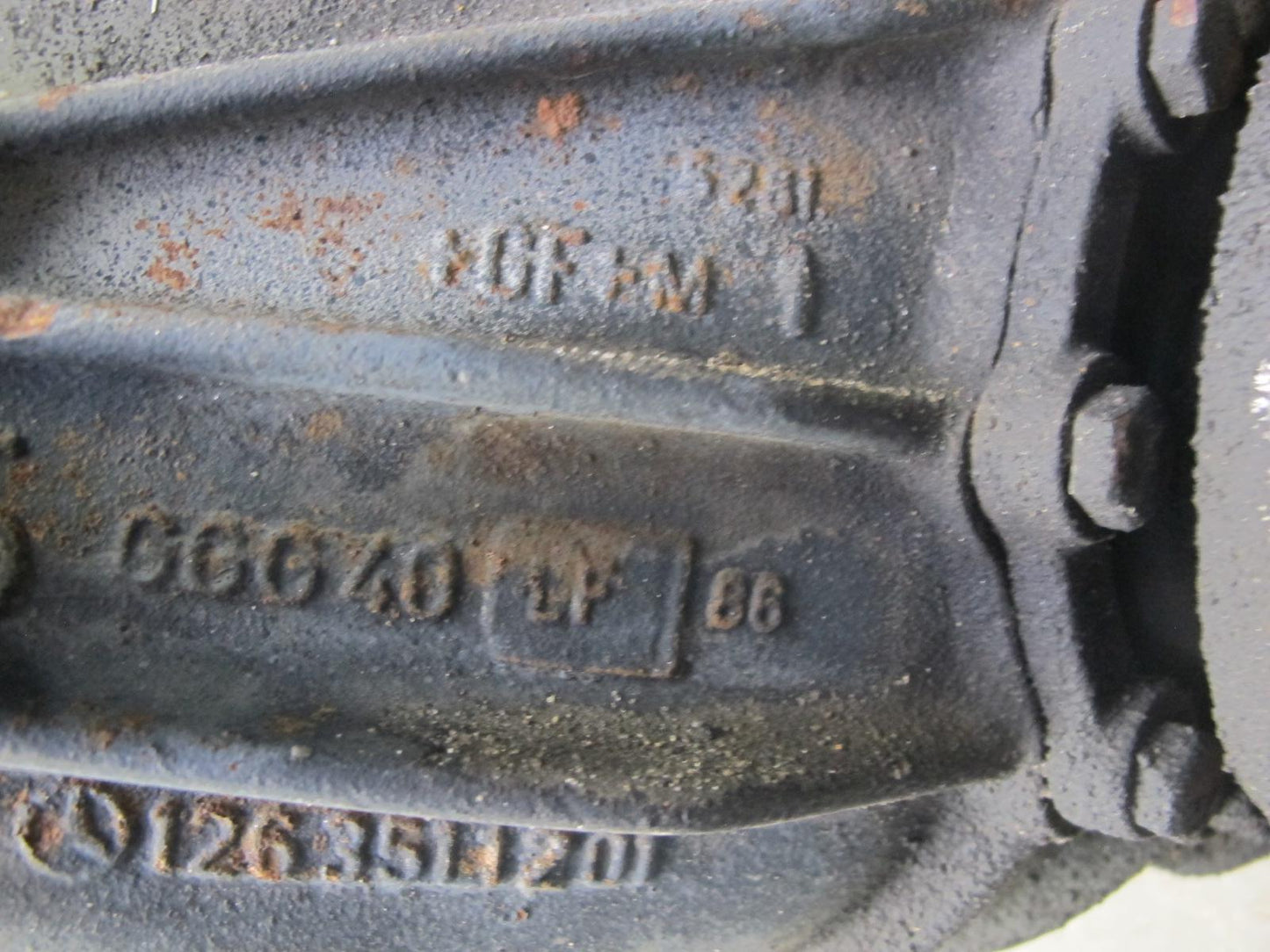 86-89 Mercedes R107 560SL A/T Rear Differential Carrier 2.47 Ratio 119K Mile OEM