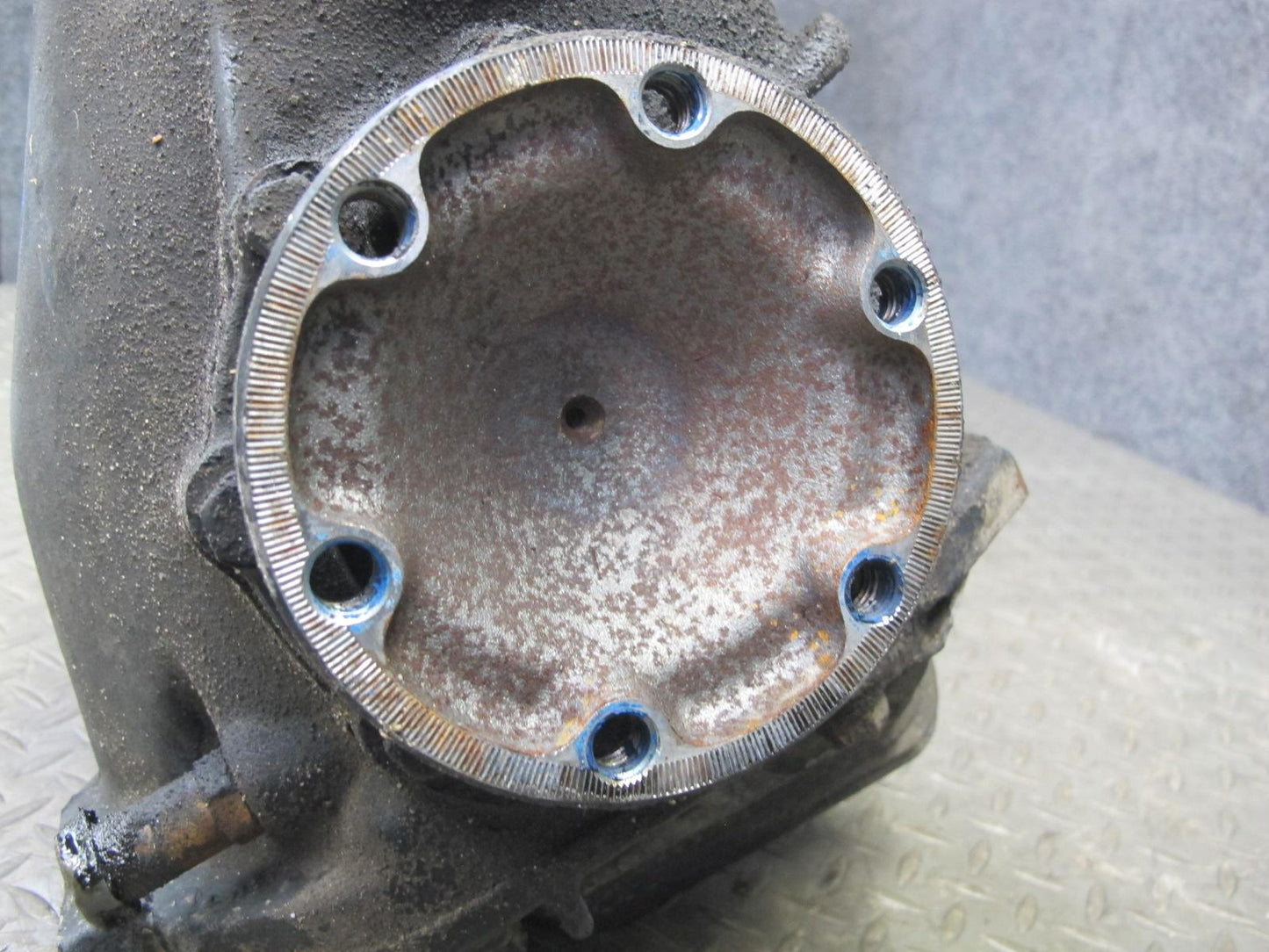 86-89 Mercedes R107 560SL A/T Rear Differential Carrier 2.47 Ratio 119K Mile OEM