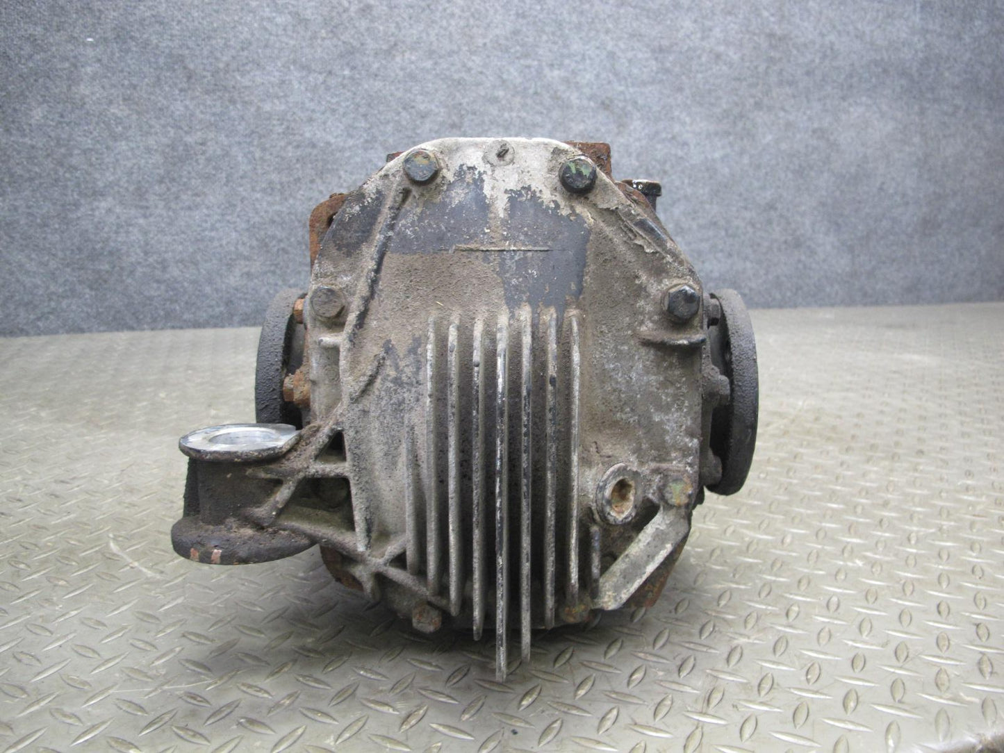 86-89 Mercedes R107 560SL A/T Rear Differential Carrier 2.47 Ratio 119K Mile OEM