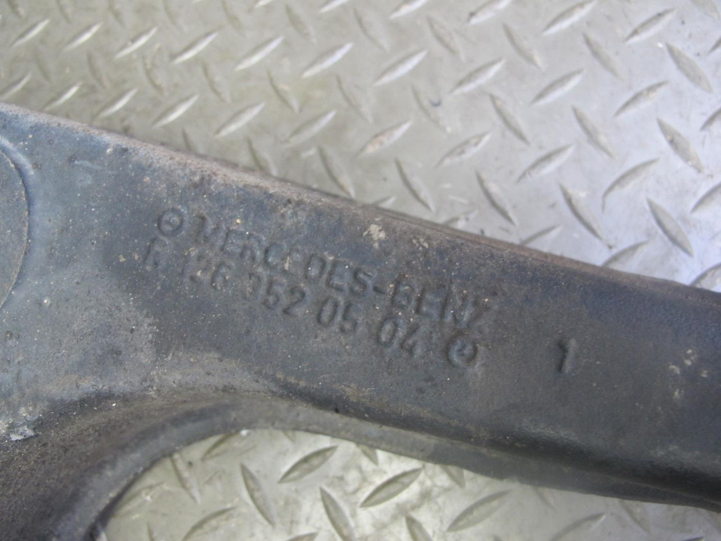 86-89 Mercedes R107 560SL Rear Right Trailing Arm Spindle Knuckle Wheel Hub OEM