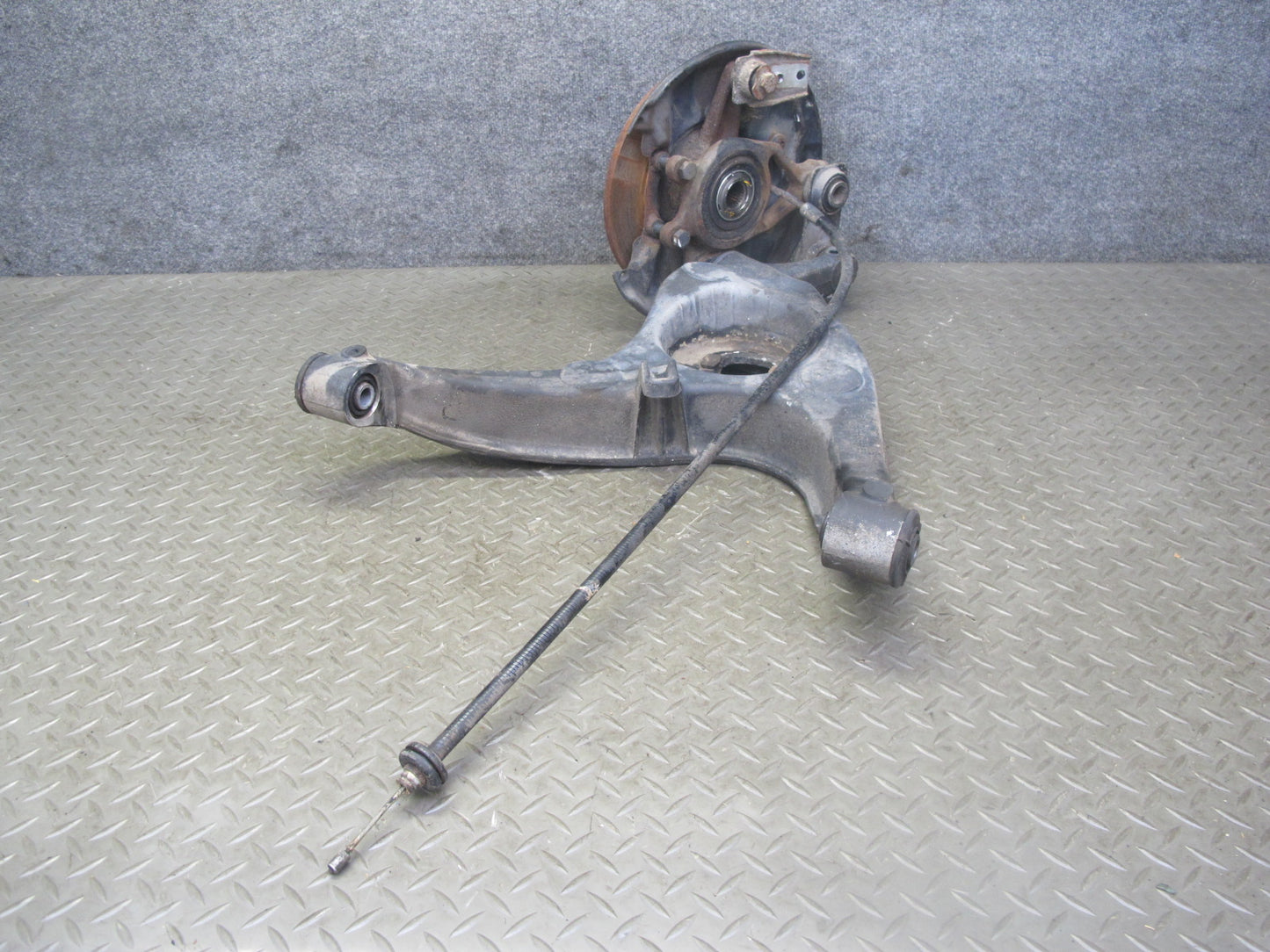 86-89 Mercedes R107 560SL Rear Right Trailing Arm Spindle Knuckle Wheel Hub OEM