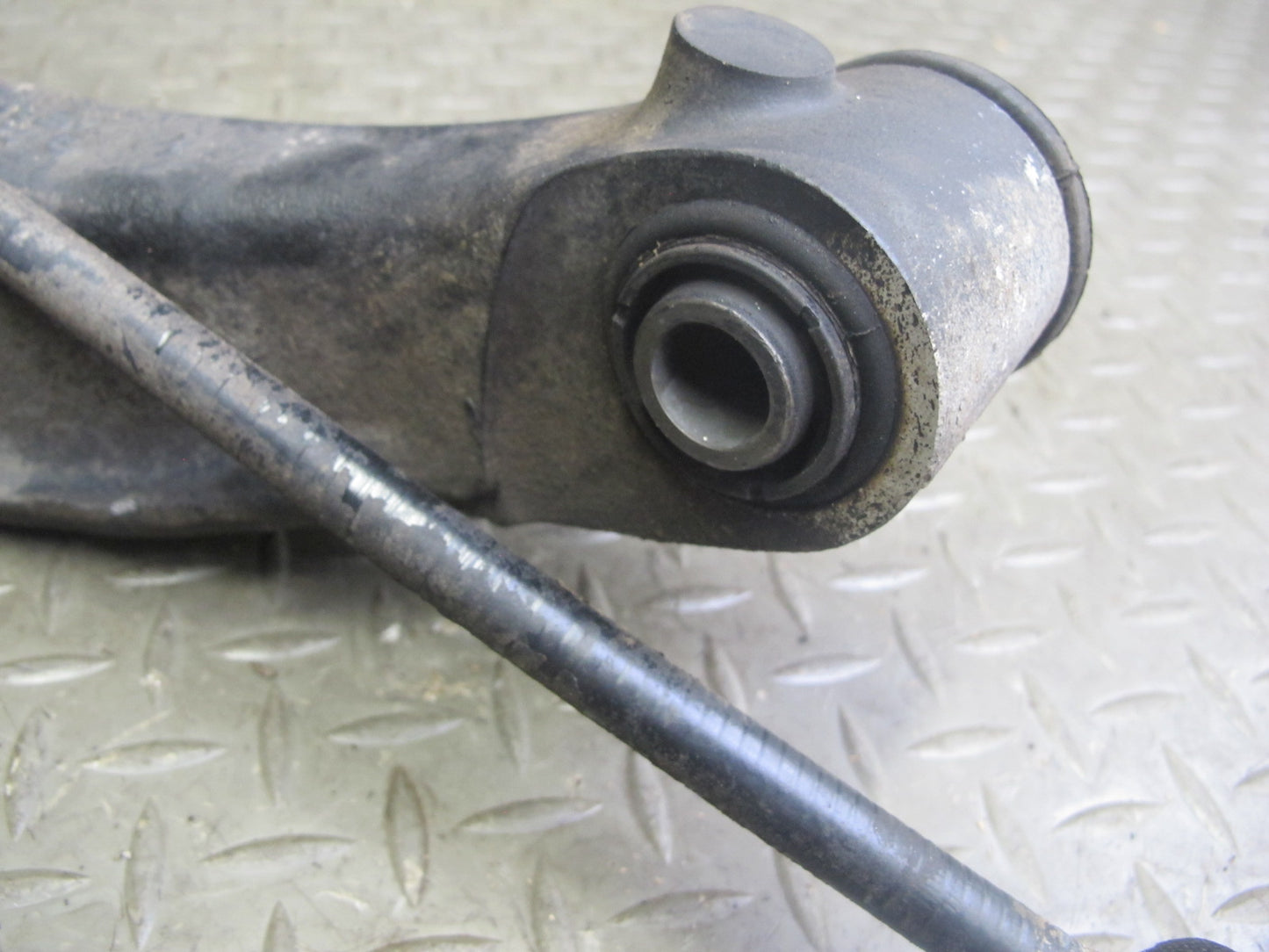 86-89 Mercedes R107 560SL Rear Right Trailing Arm Spindle Knuckle Wheel Hub OEM
