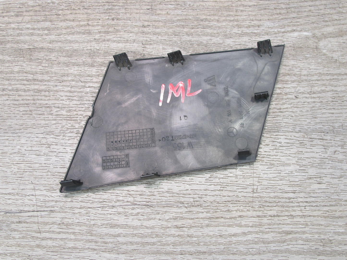12-15 Mercedes W166 ML350 Set of 2 Front Right & Left Bumper Grille Cover OEM