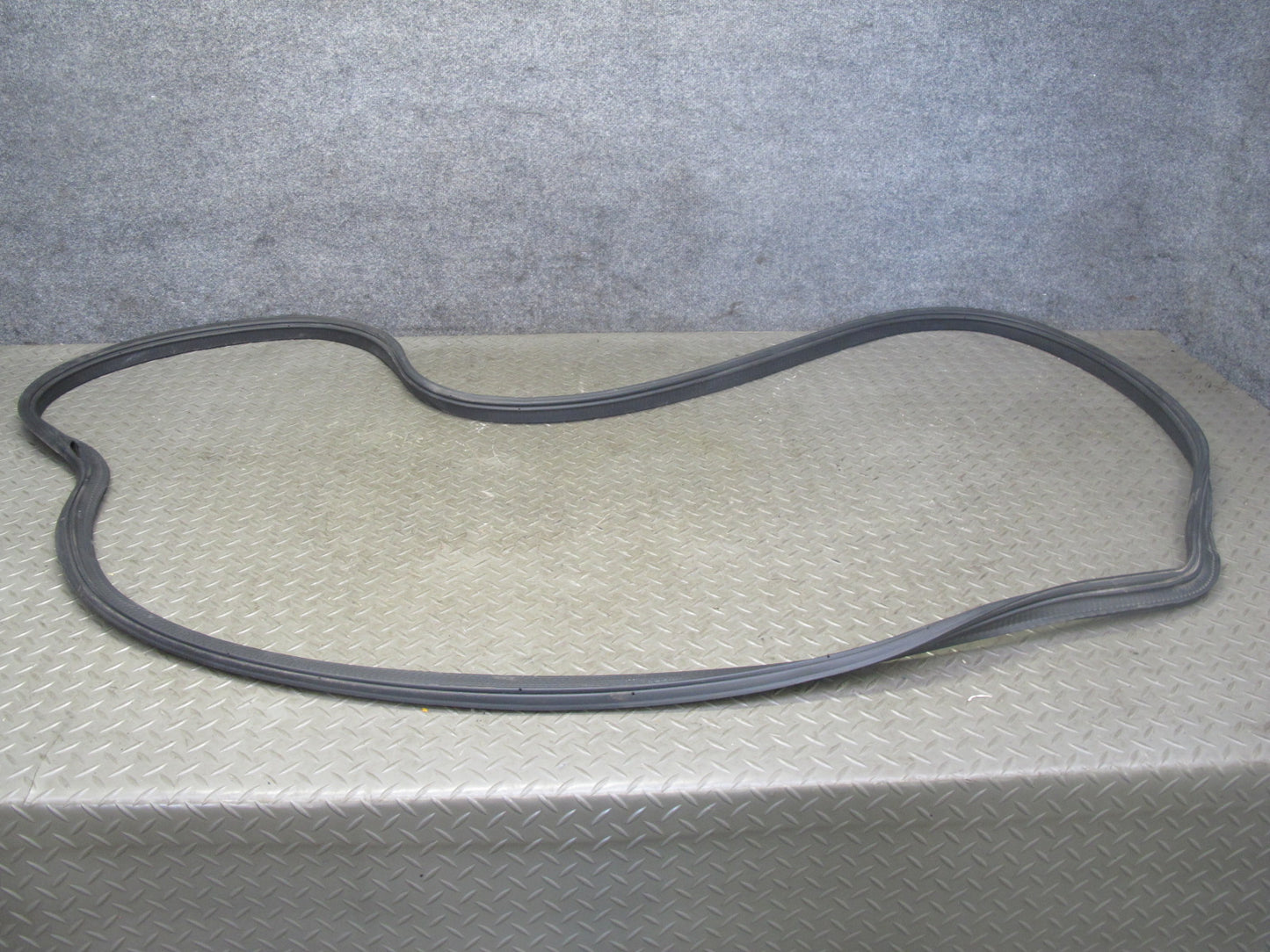 05-13 Chevrolet Corvette C6 Rear Trunk Weatherstrip Rubber Seal OEM