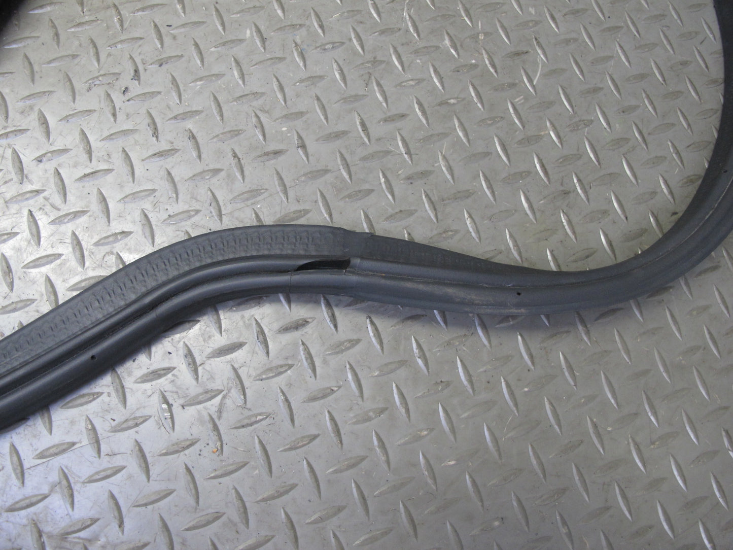 05-13 Chevrolet Corvette C6 Rear Trunk Weatherstrip Rubber Seal OEM